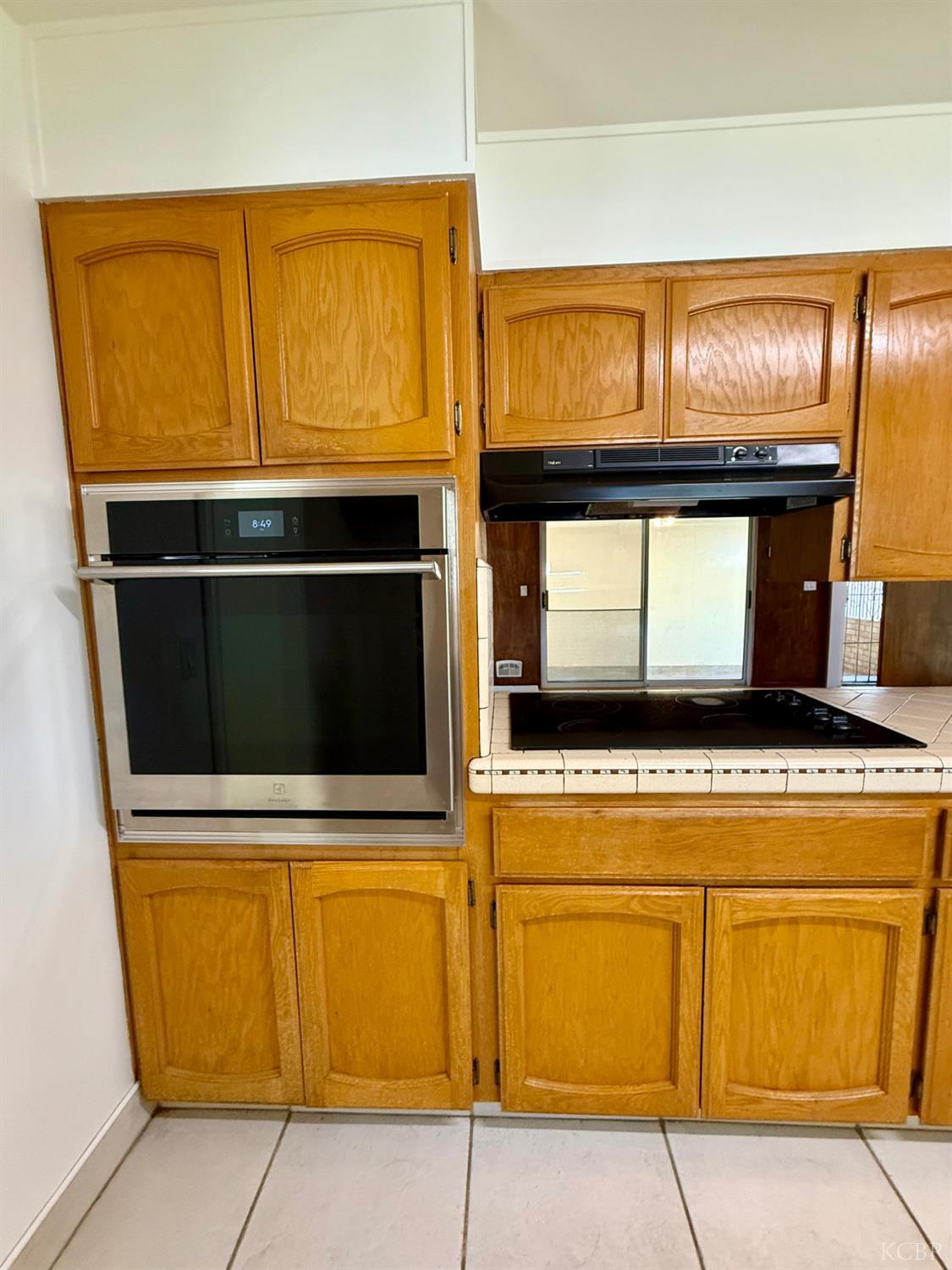 2180 N Douty St, Hanford, CA 93230