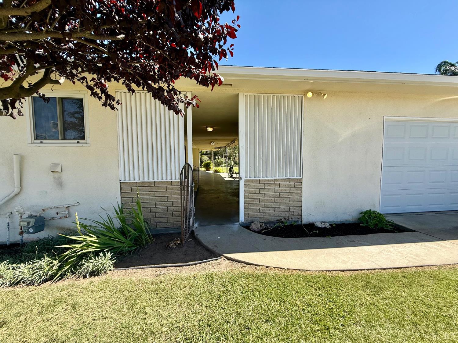 2180 N Douty St, Hanford, CA 93230