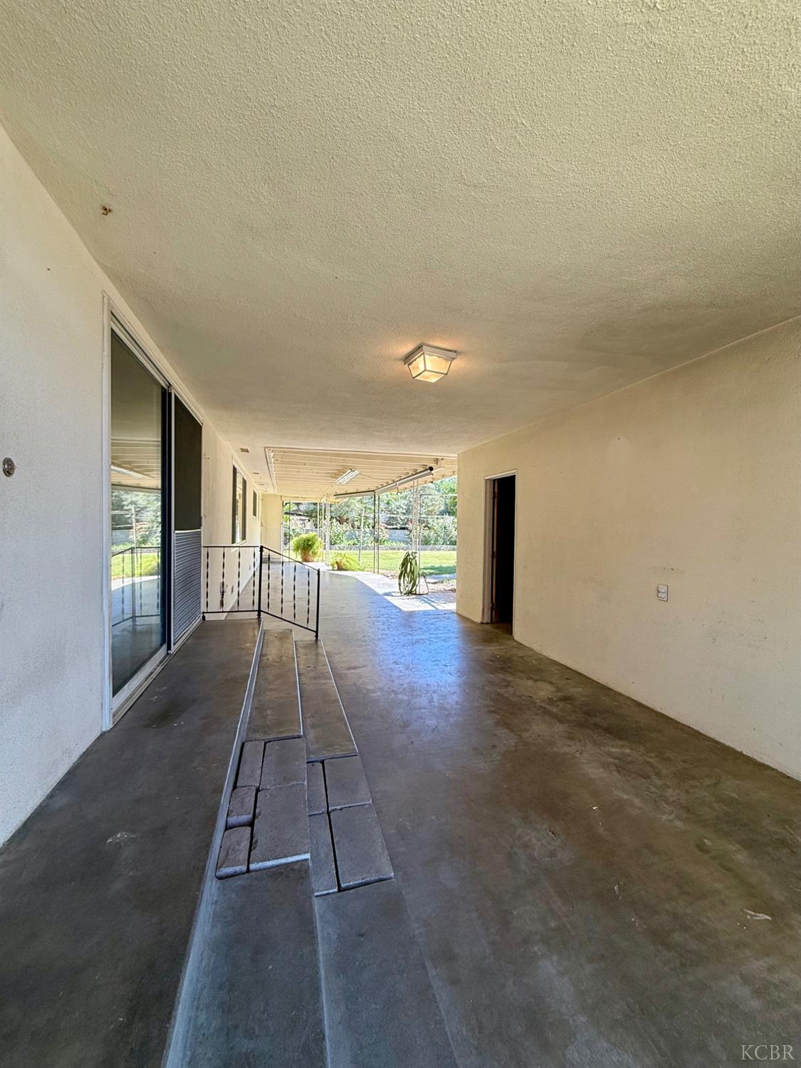 2180 N Douty St, Hanford, CA 93230