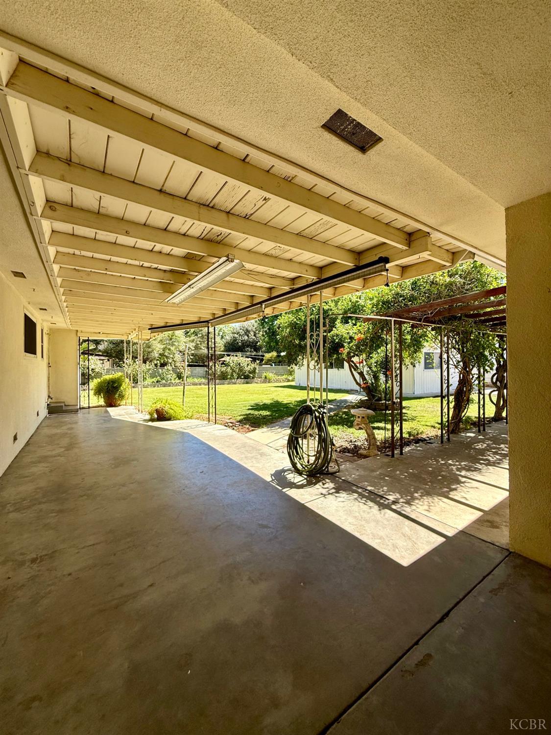 2180 N Douty St, Hanford, CA 93230