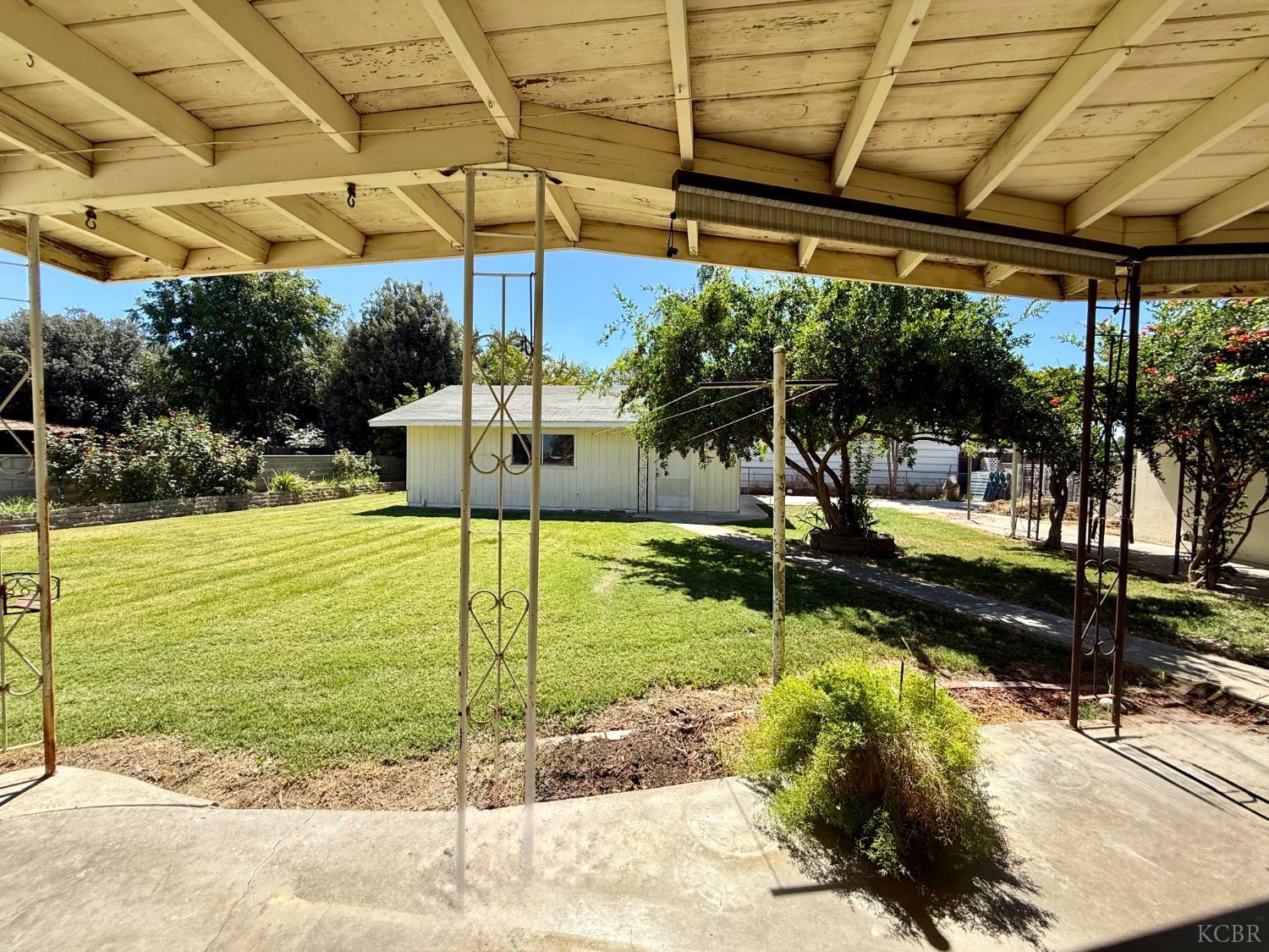 2180 N Douty St, Hanford, CA 93230