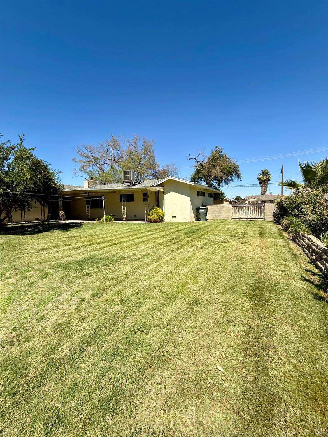 2180 N Douty St, Hanford, CA 93230