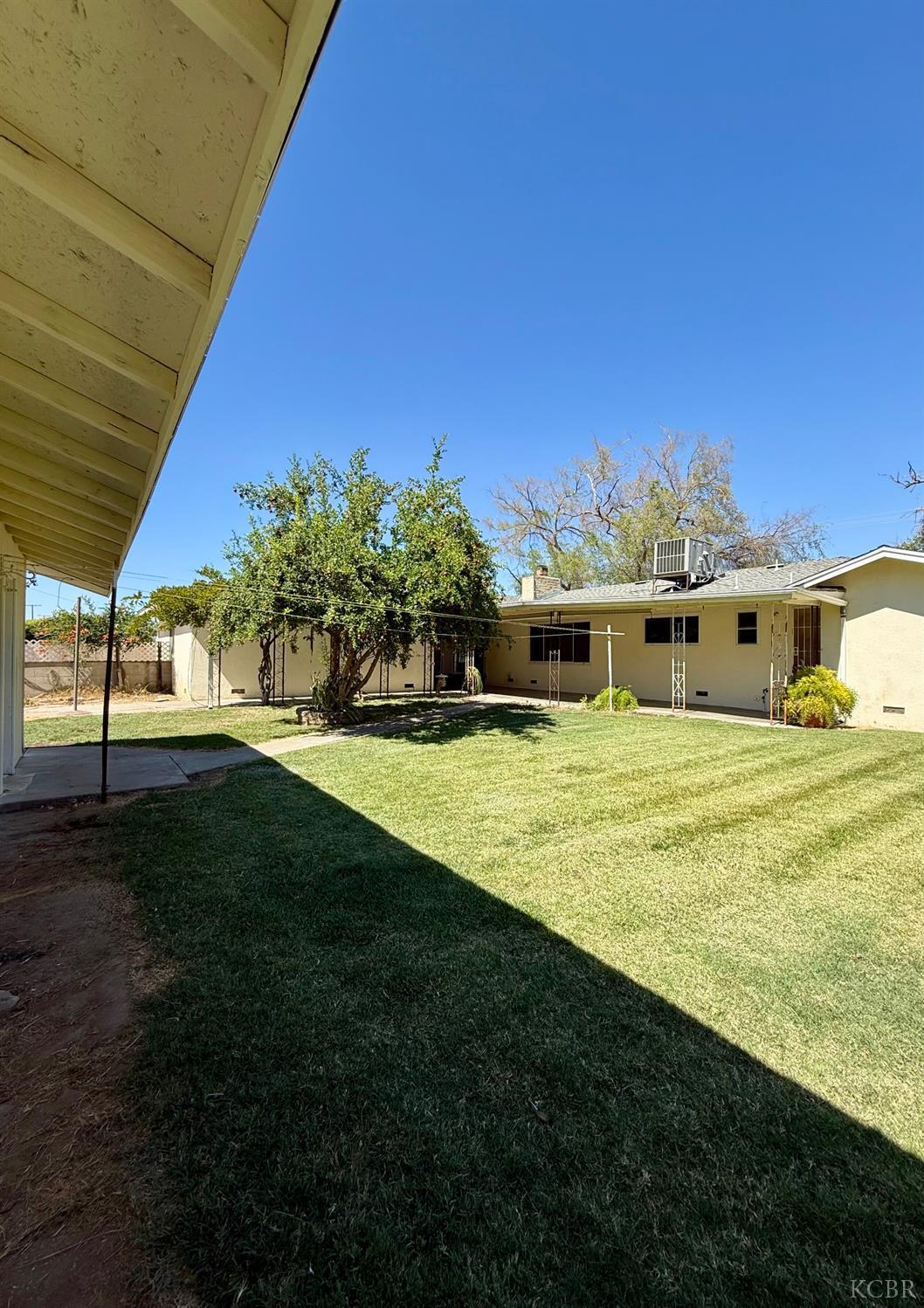2180 N Douty St, Hanford, CA 93230