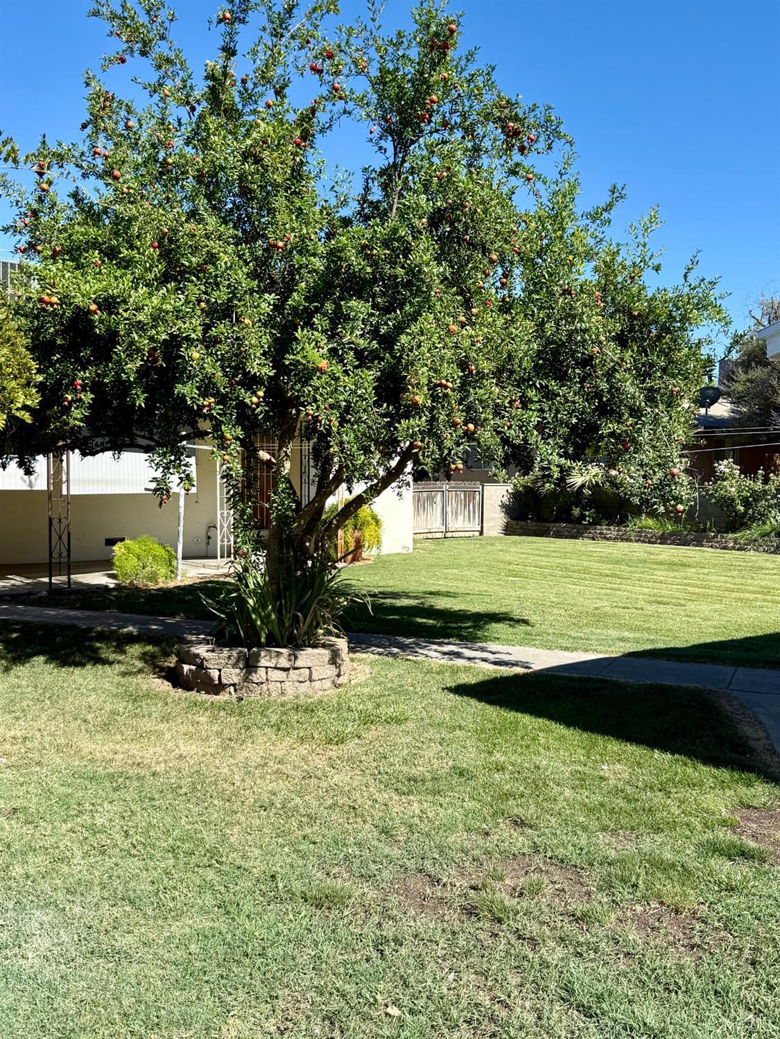 2180 N Douty St, Hanford, CA 93230