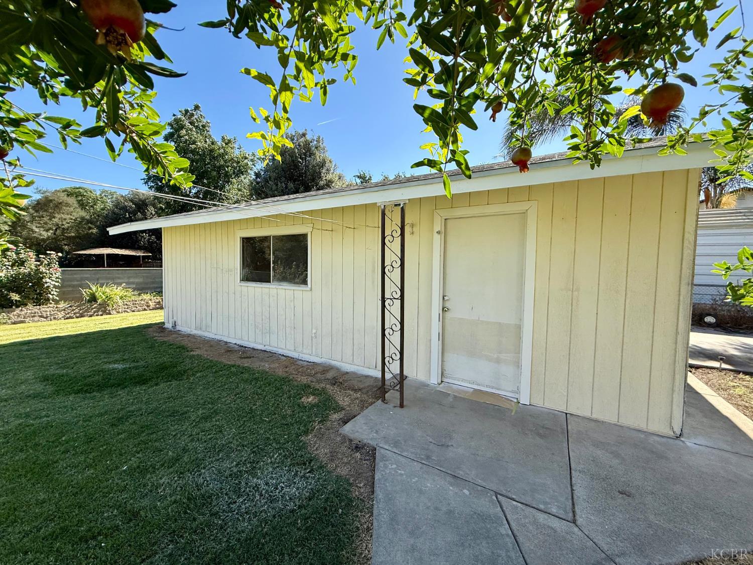 2180 N Douty St, Hanford, CA 93230