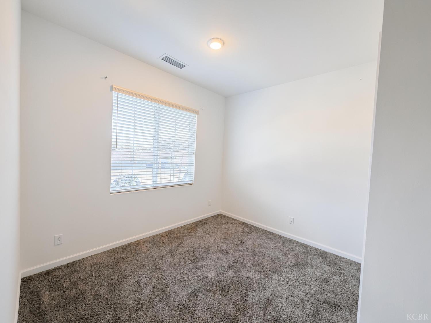 509 Sandtrap Ln, Lemoore, CA 93245