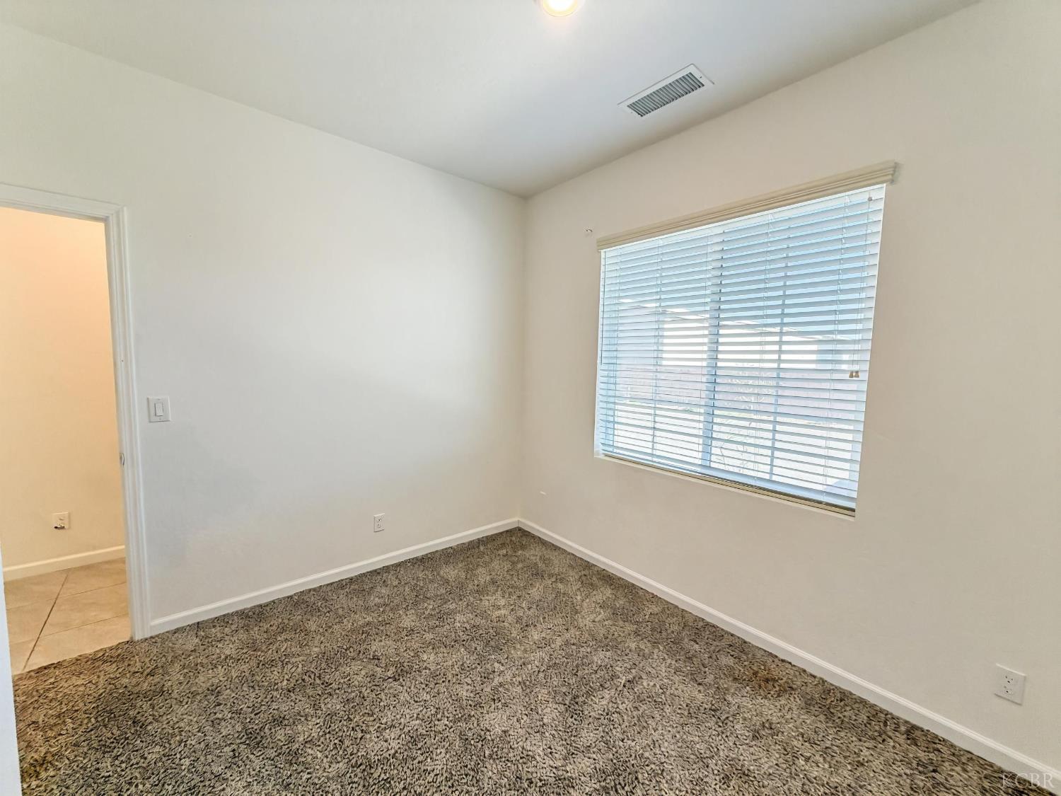 509 Sandtrap Ln, Lemoore, CA 93245