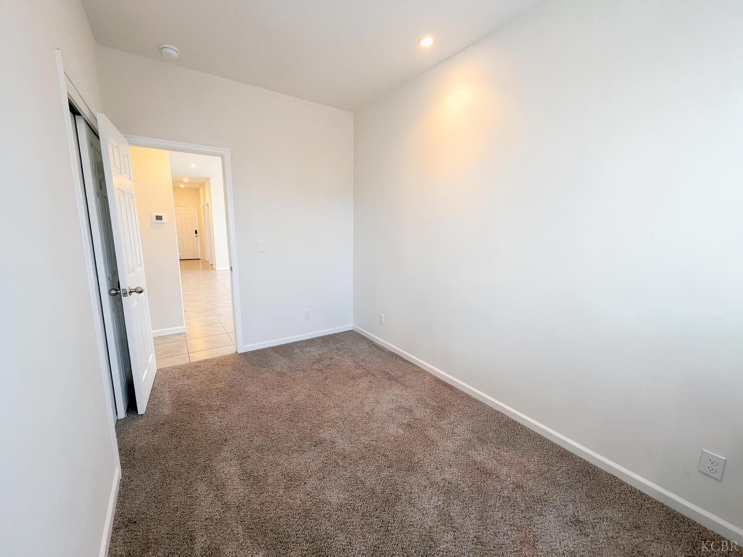 509 Sandtrap Ln, Lemoore, CA 93245