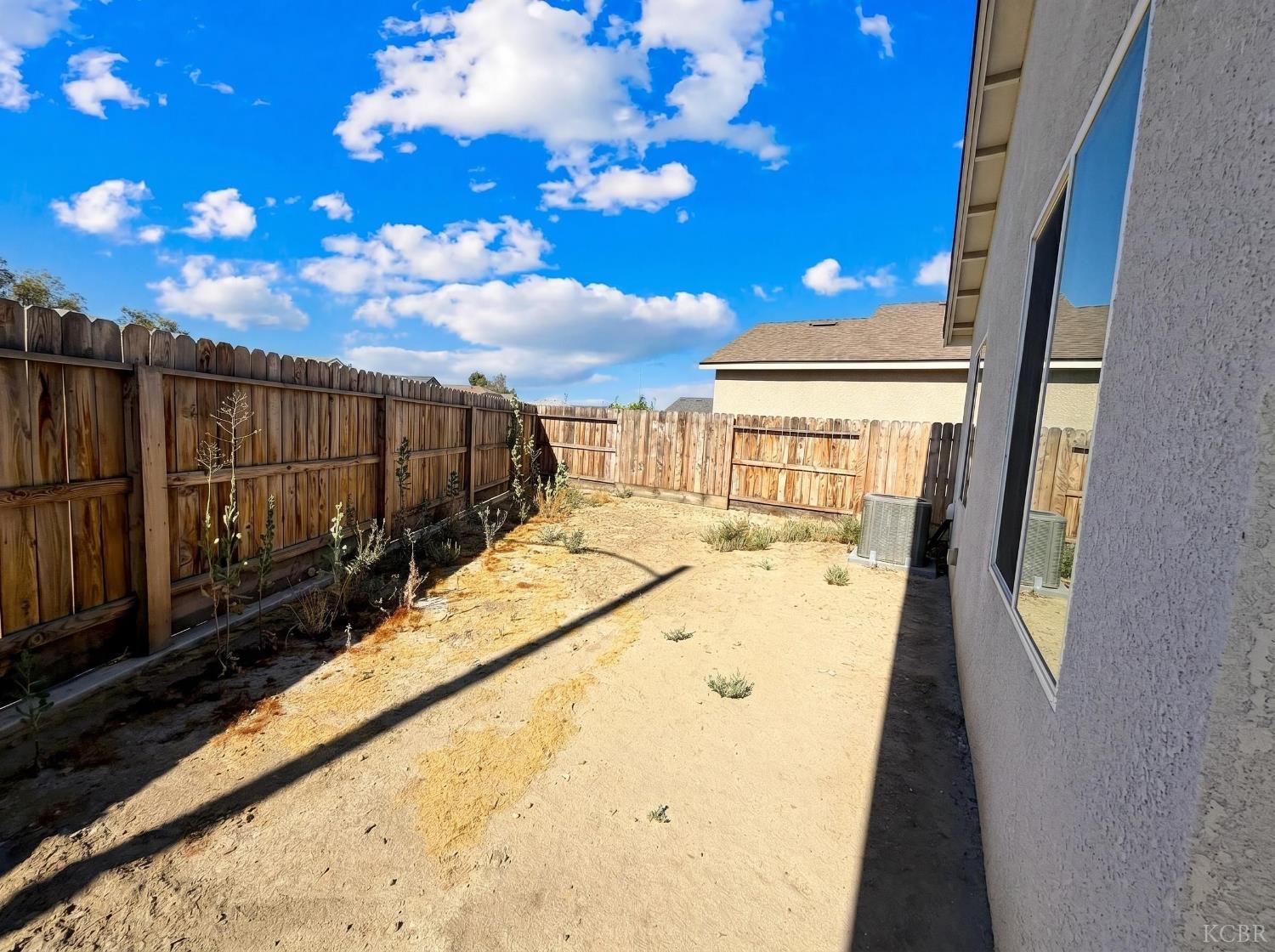 509 Sandtrap Ln, Lemoore, CA 93245