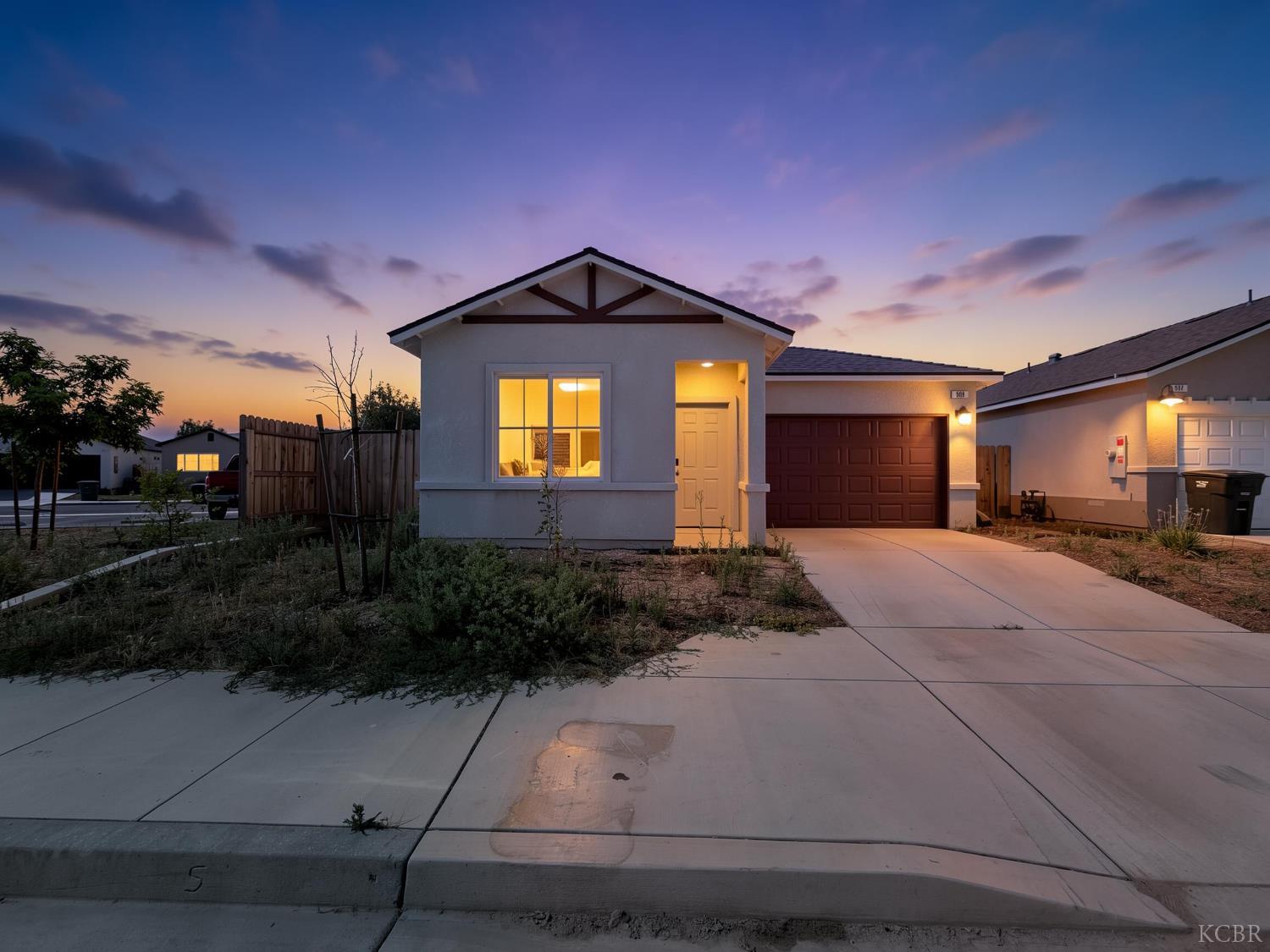 509 Sandtrap Ln, Lemoore, CA 93245