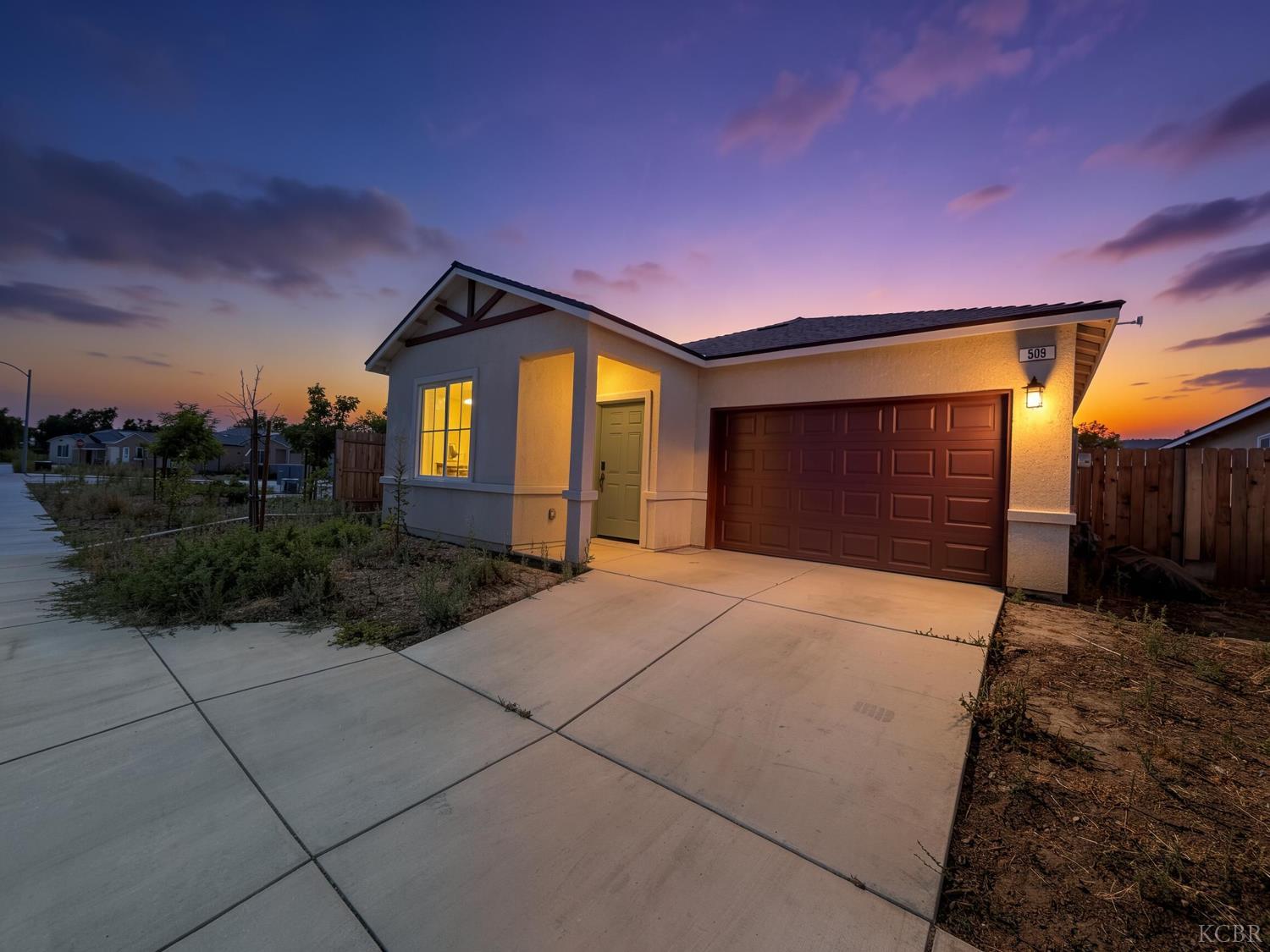 509 Sandtrap Ln, Lemoore, CA 93245