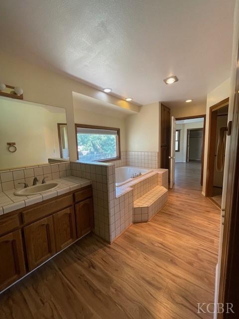 144 E Parkview Ave, Visalia, CA 93277