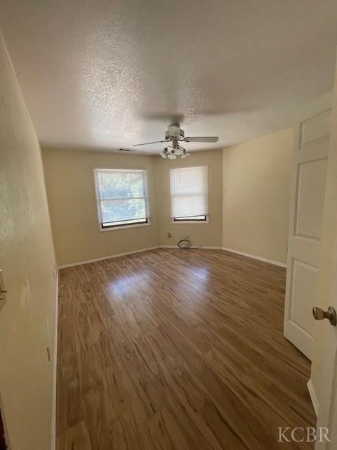144 E Parkview Ave, Visalia, CA 93277