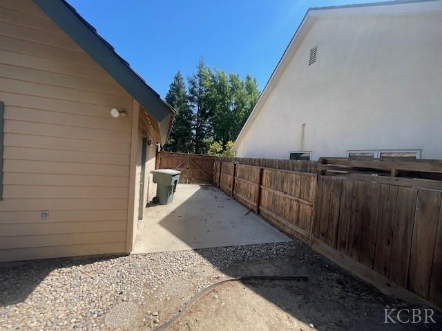 144 E Parkview Ave, Visalia, CA 93277