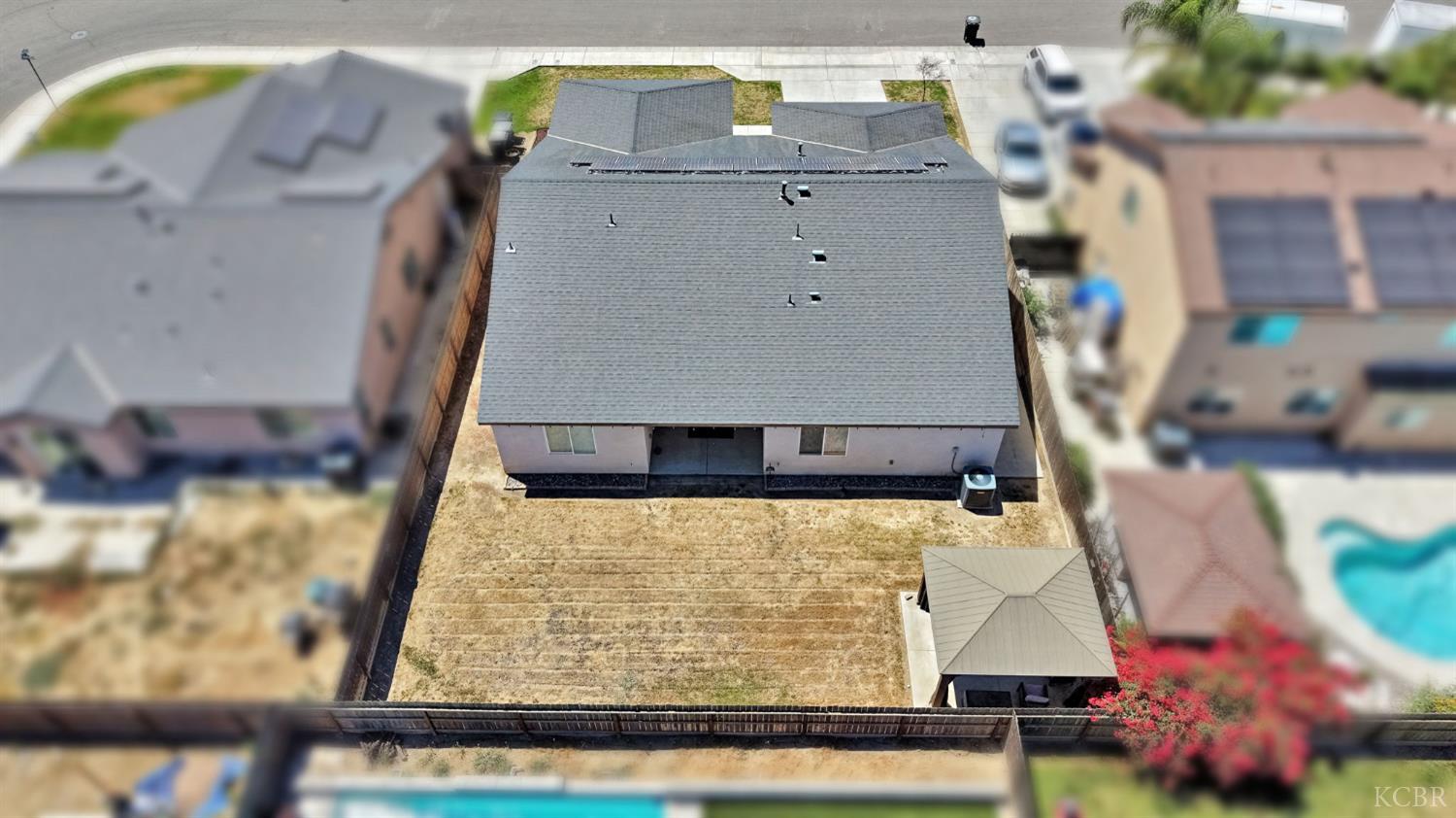 1524 W Manor Ct, Hanford, CA 93230