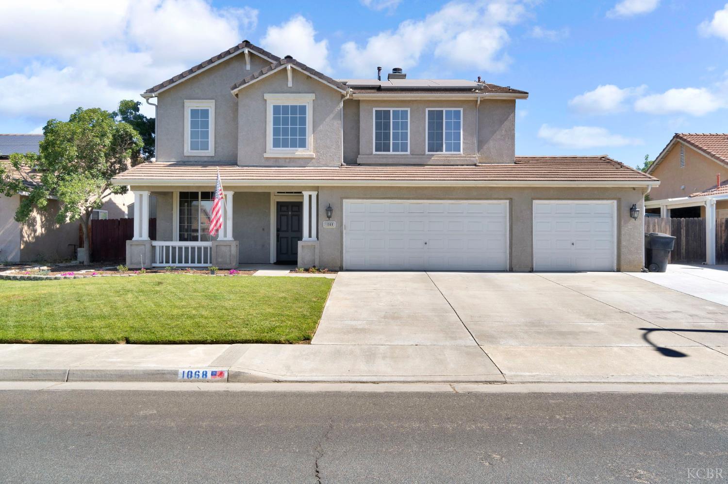 1068 W Pepper Dr, Hanford, CA 93230