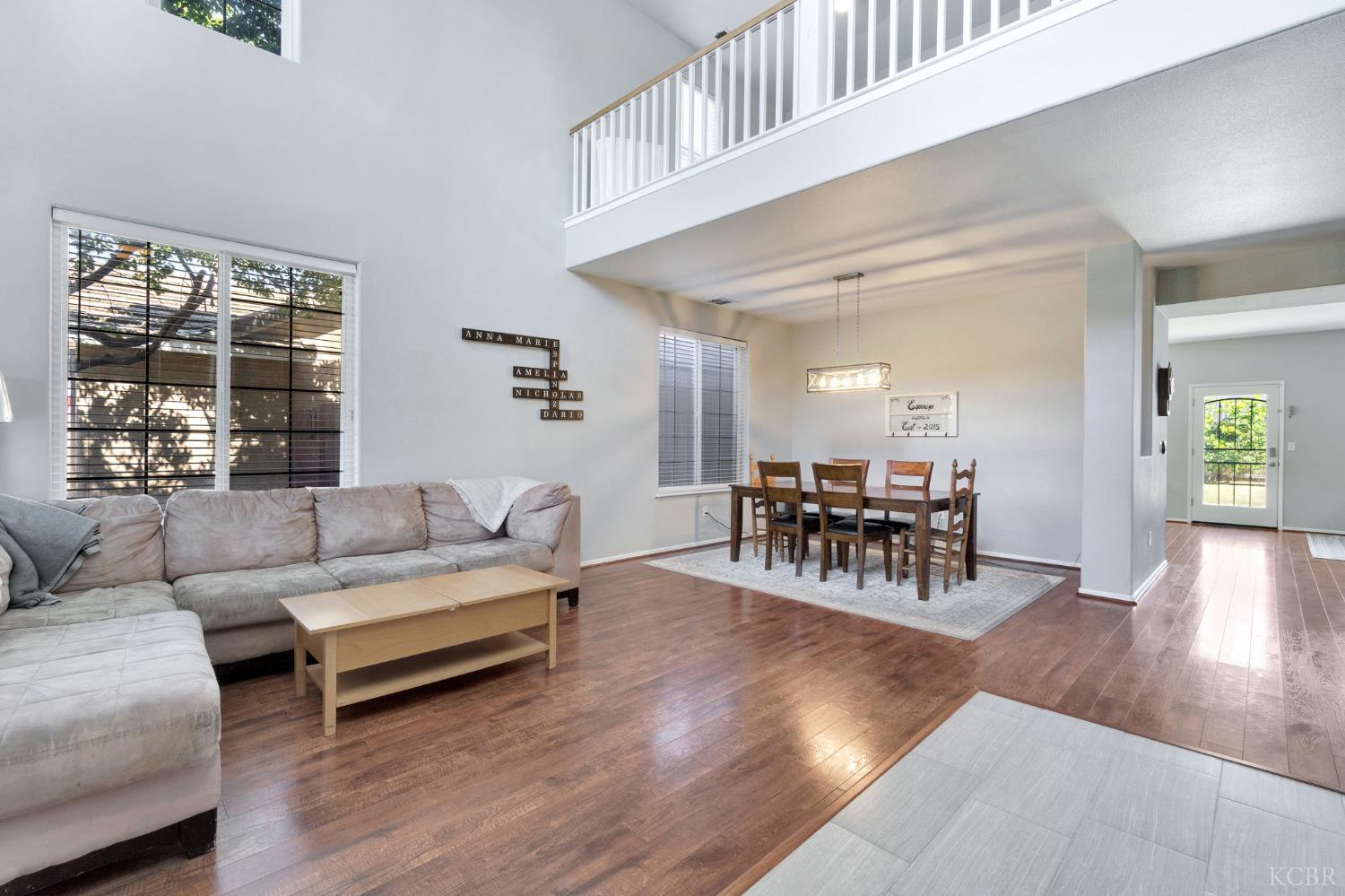 1068 W Pepper Dr, Hanford, CA 93230