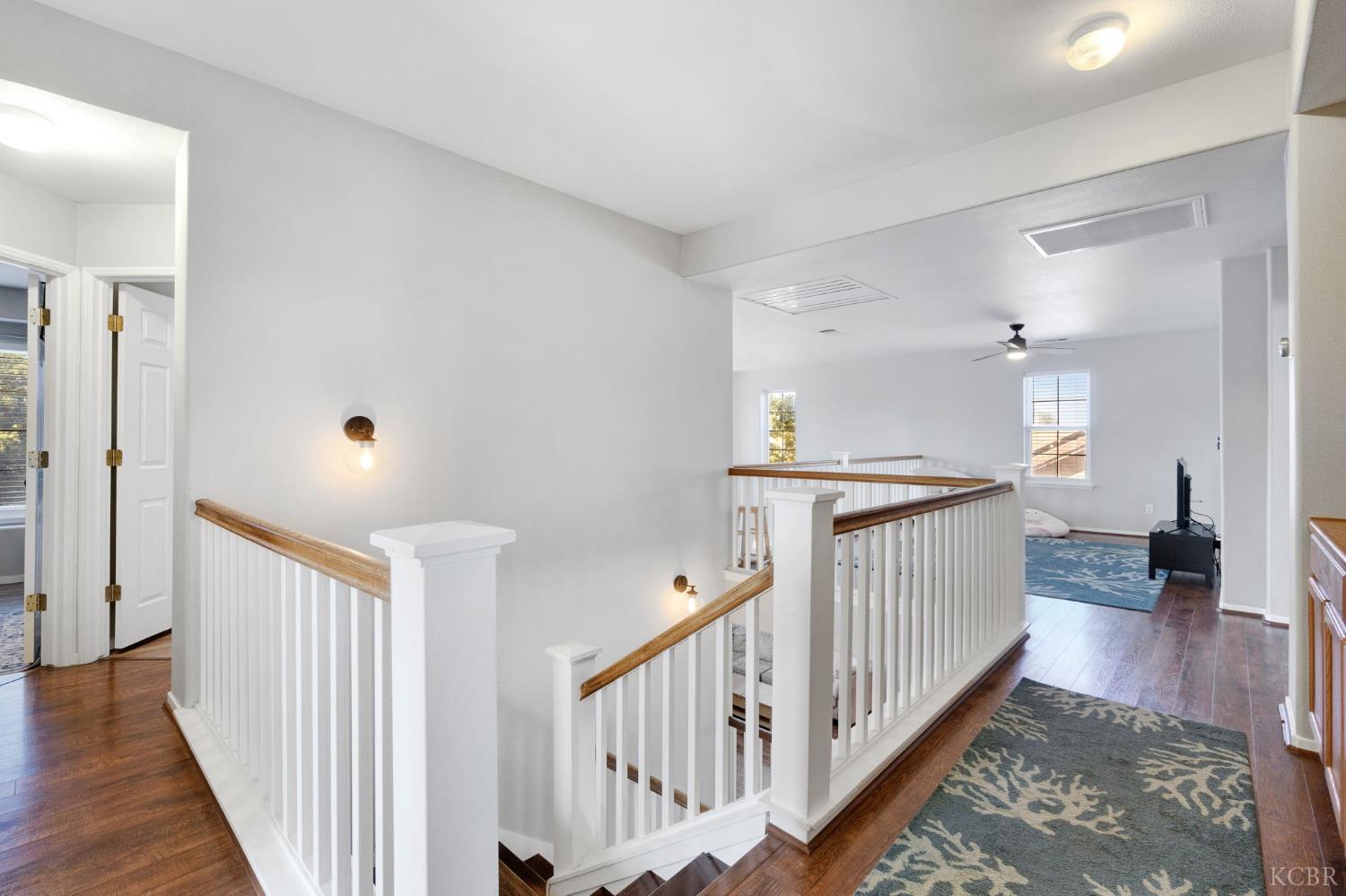1068 W Pepper Dr, Hanford, CA 93230