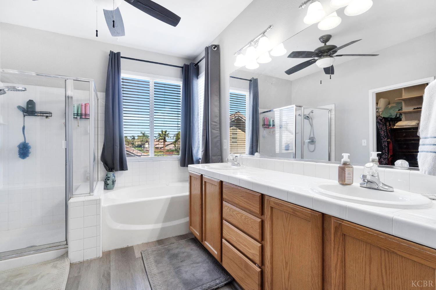 1068 W Pepper Dr, Hanford, CA 93230