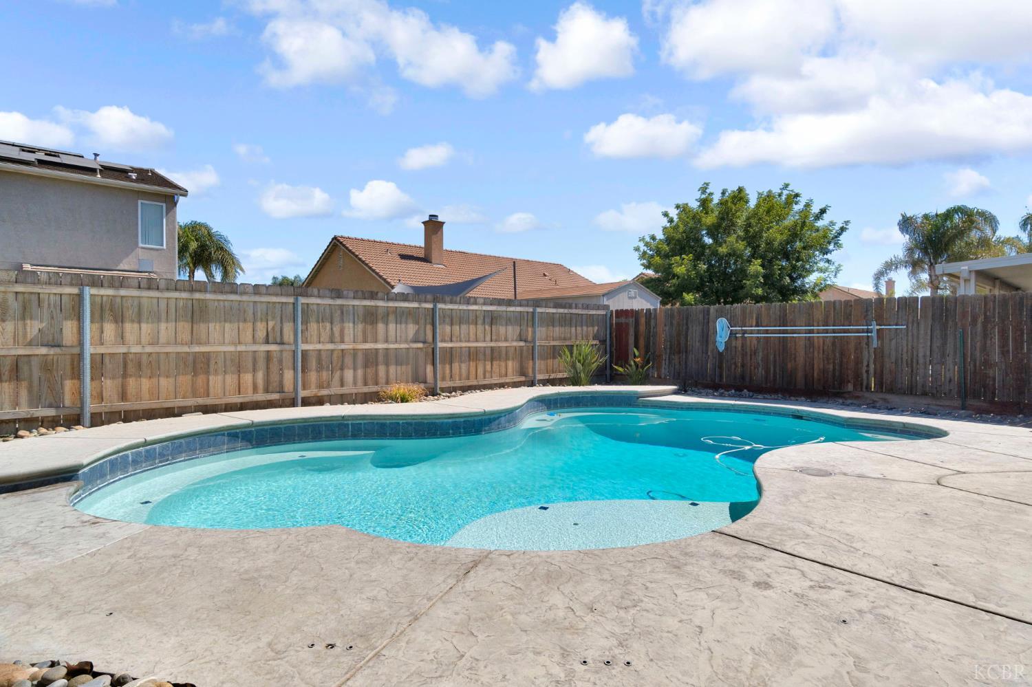 1068 W Pepper Dr, Hanford, CA 93230