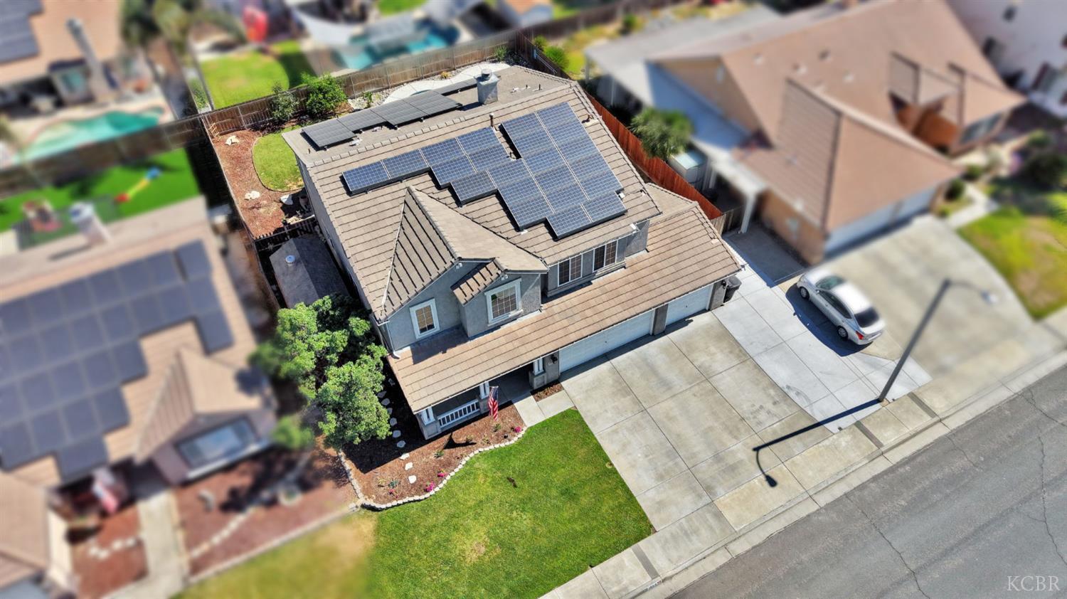1068 W Pepper Dr, Hanford, CA 93230