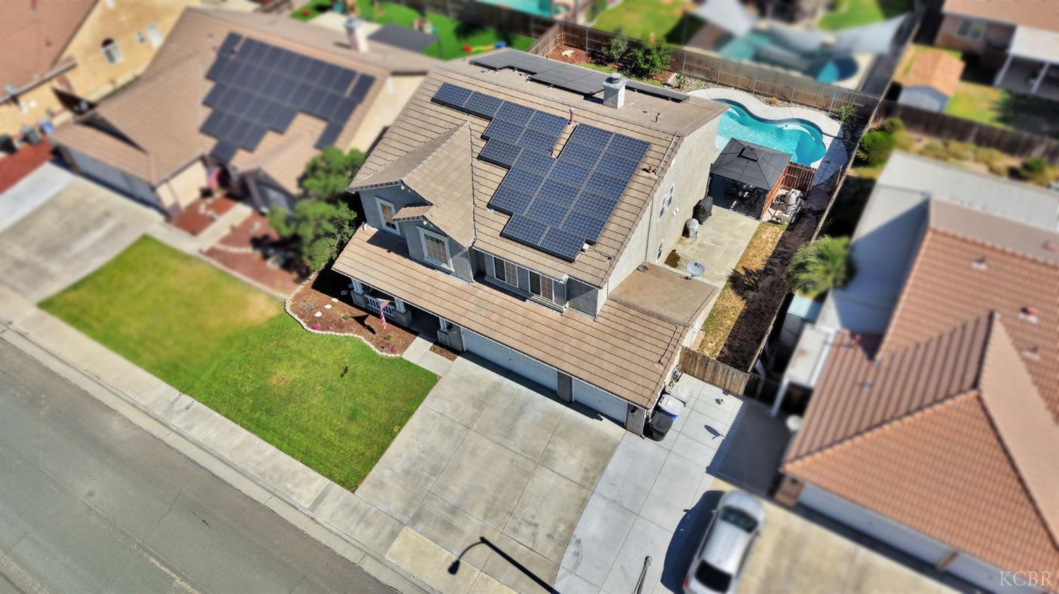 1068 W Pepper Dr, Hanford, CA 93230