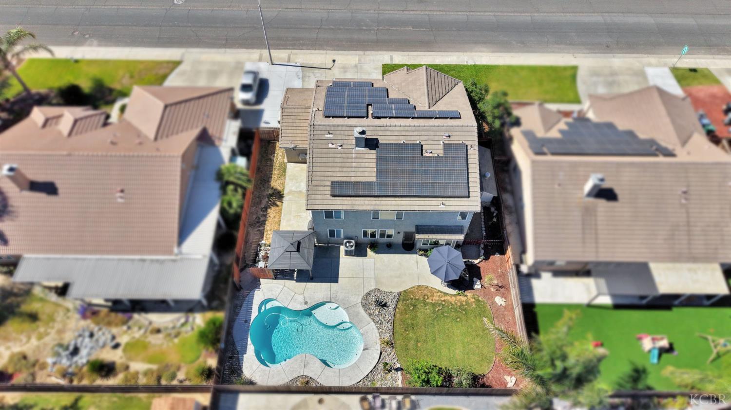 1068 W Pepper Dr, Hanford, CA 93230