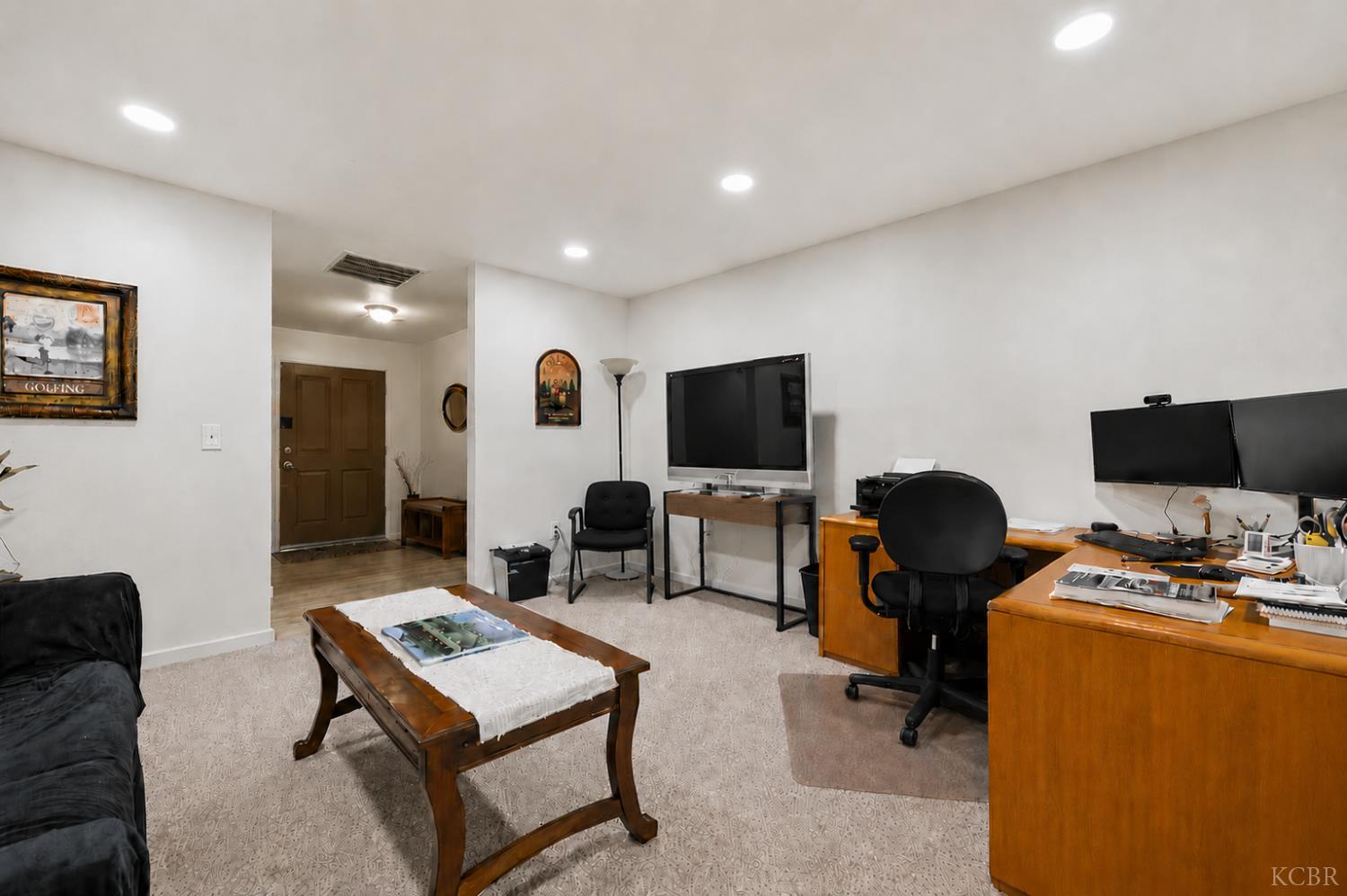 1910 Roland Dr, Hanford, CA 93230