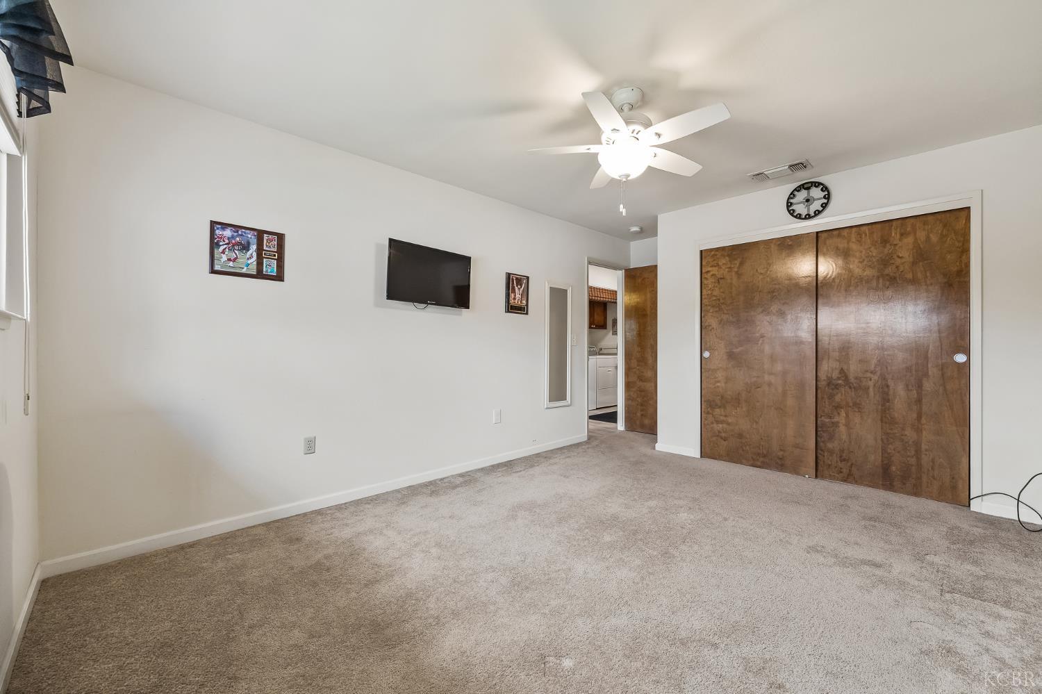 1910 Roland Dr, Hanford, CA 93230