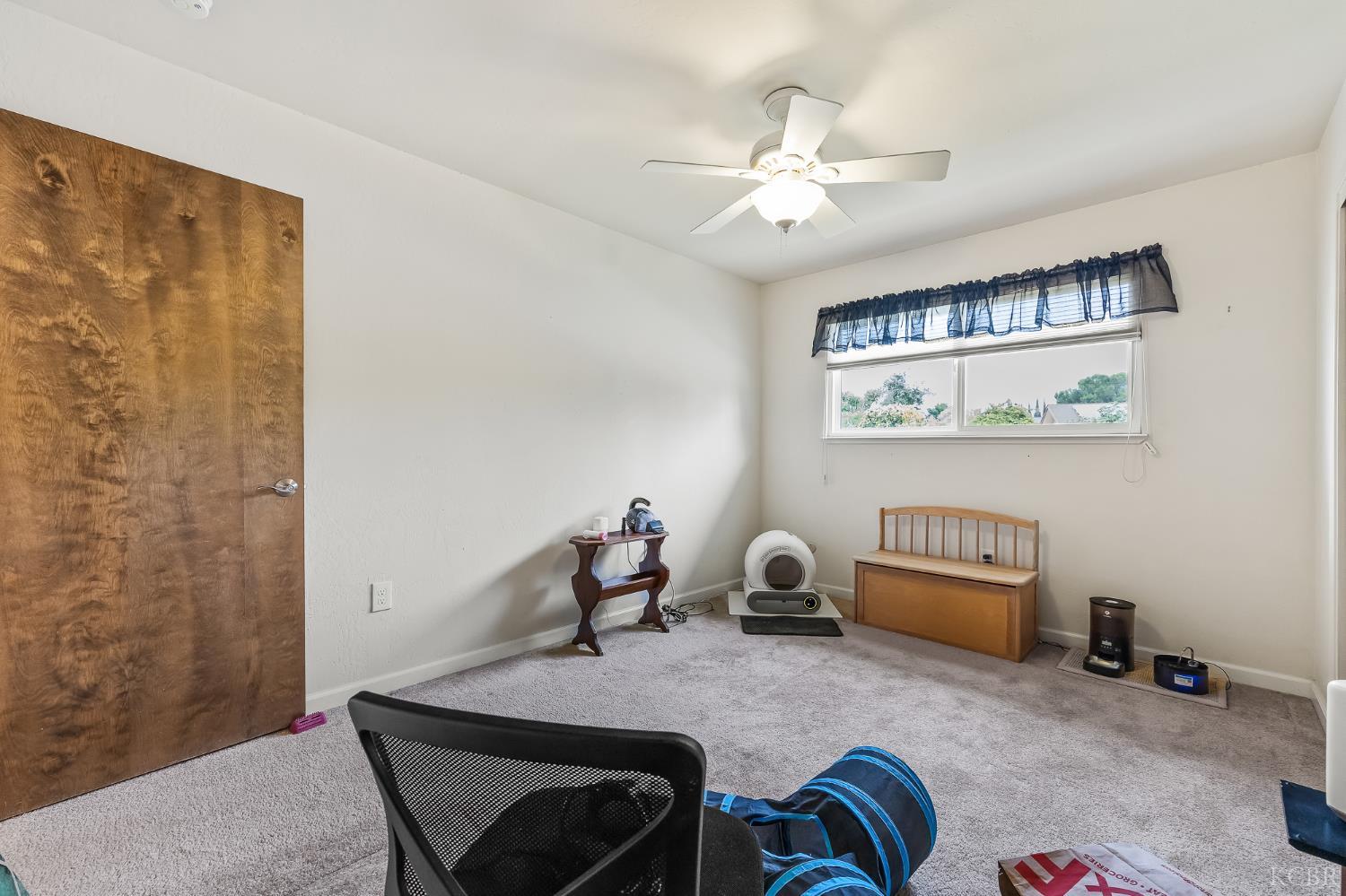 1910 Roland Dr, Hanford, CA 93230