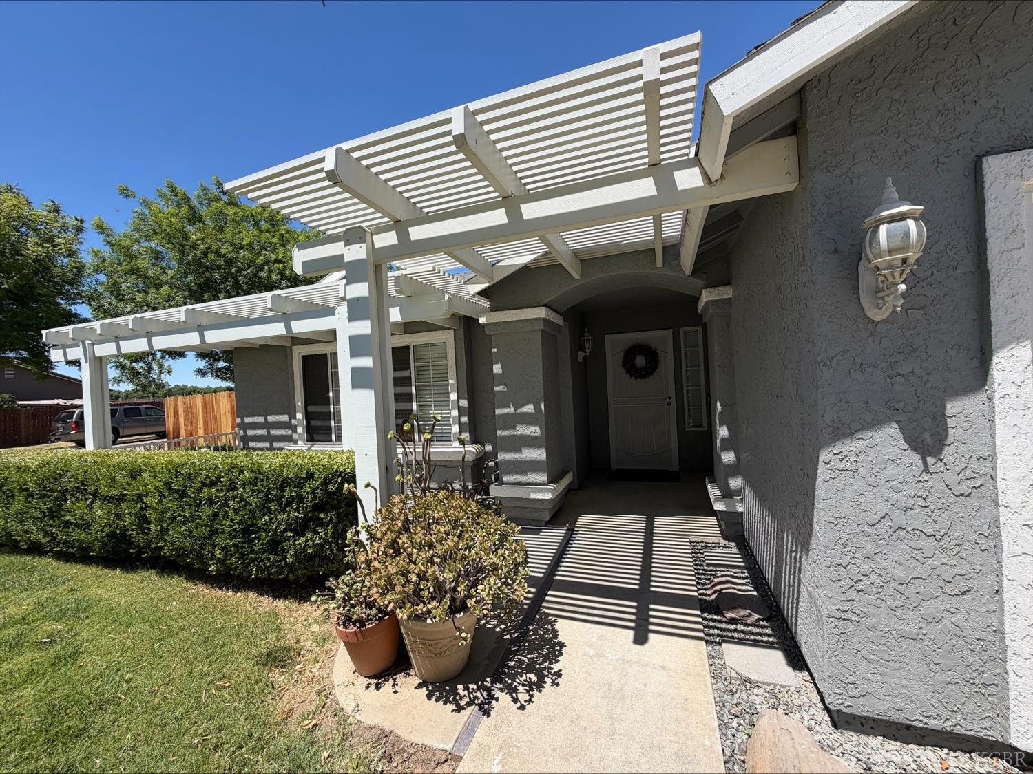 399 Barcelona Dr, Lemoore, CA 93245