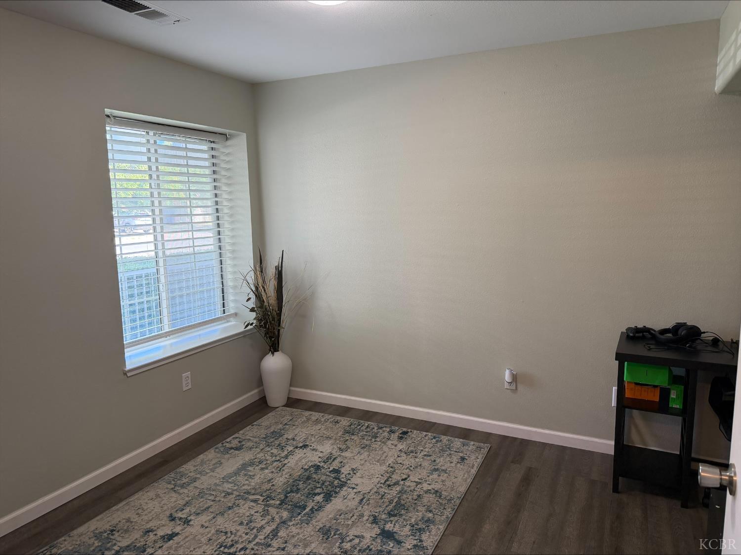 399 Barcelona Dr, Lemoore, CA 93245