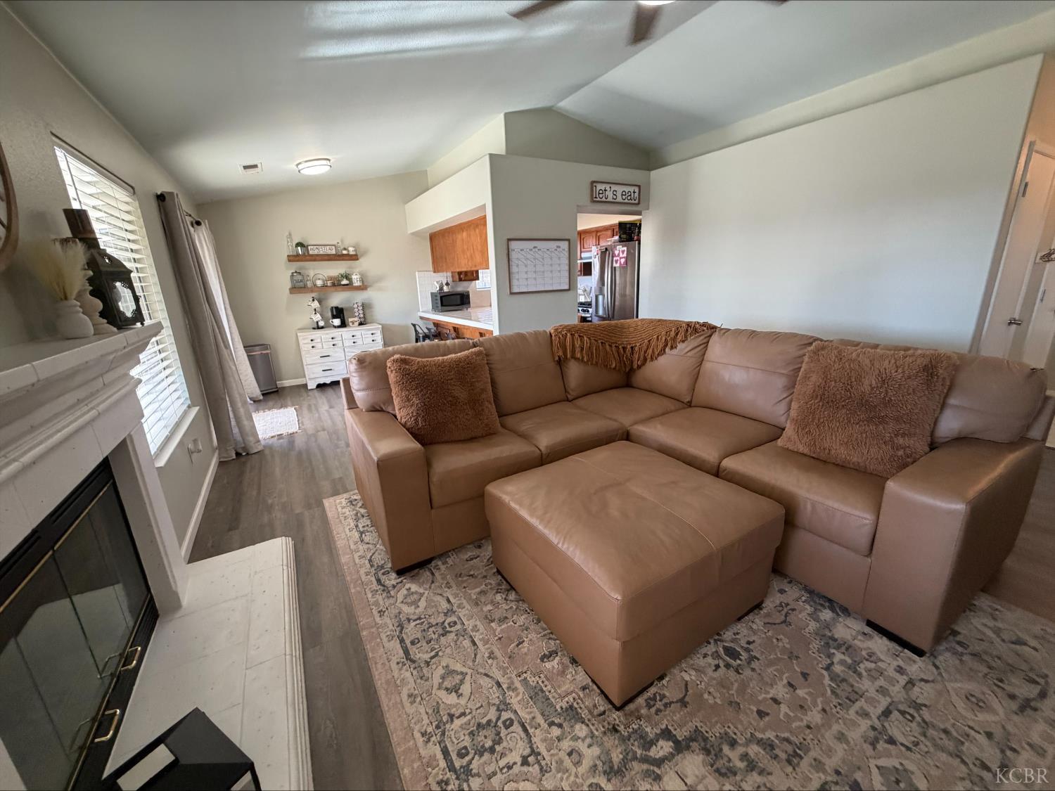 399 Barcelona Dr, Lemoore, CA 93245