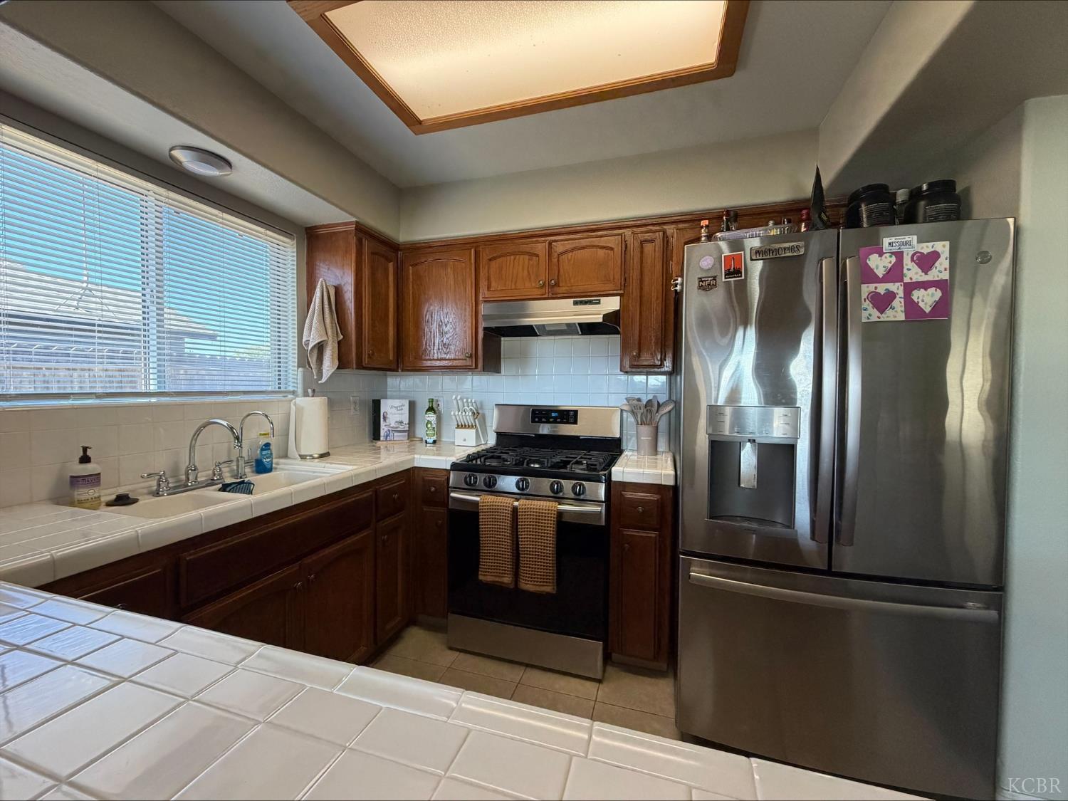 399 Barcelona Dr, Lemoore, CA 93245