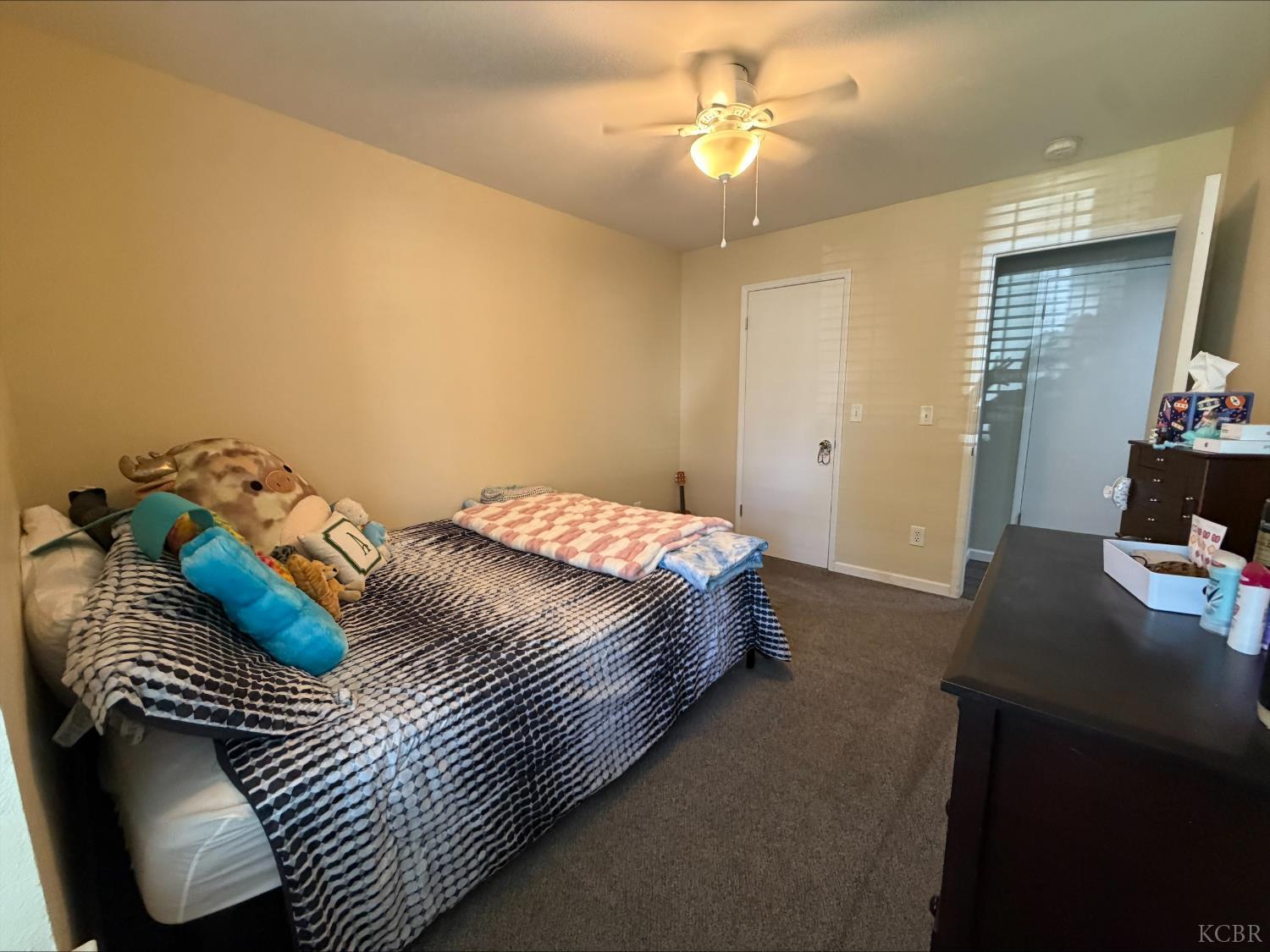 399 Barcelona Dr, Lemoore, CA 93245