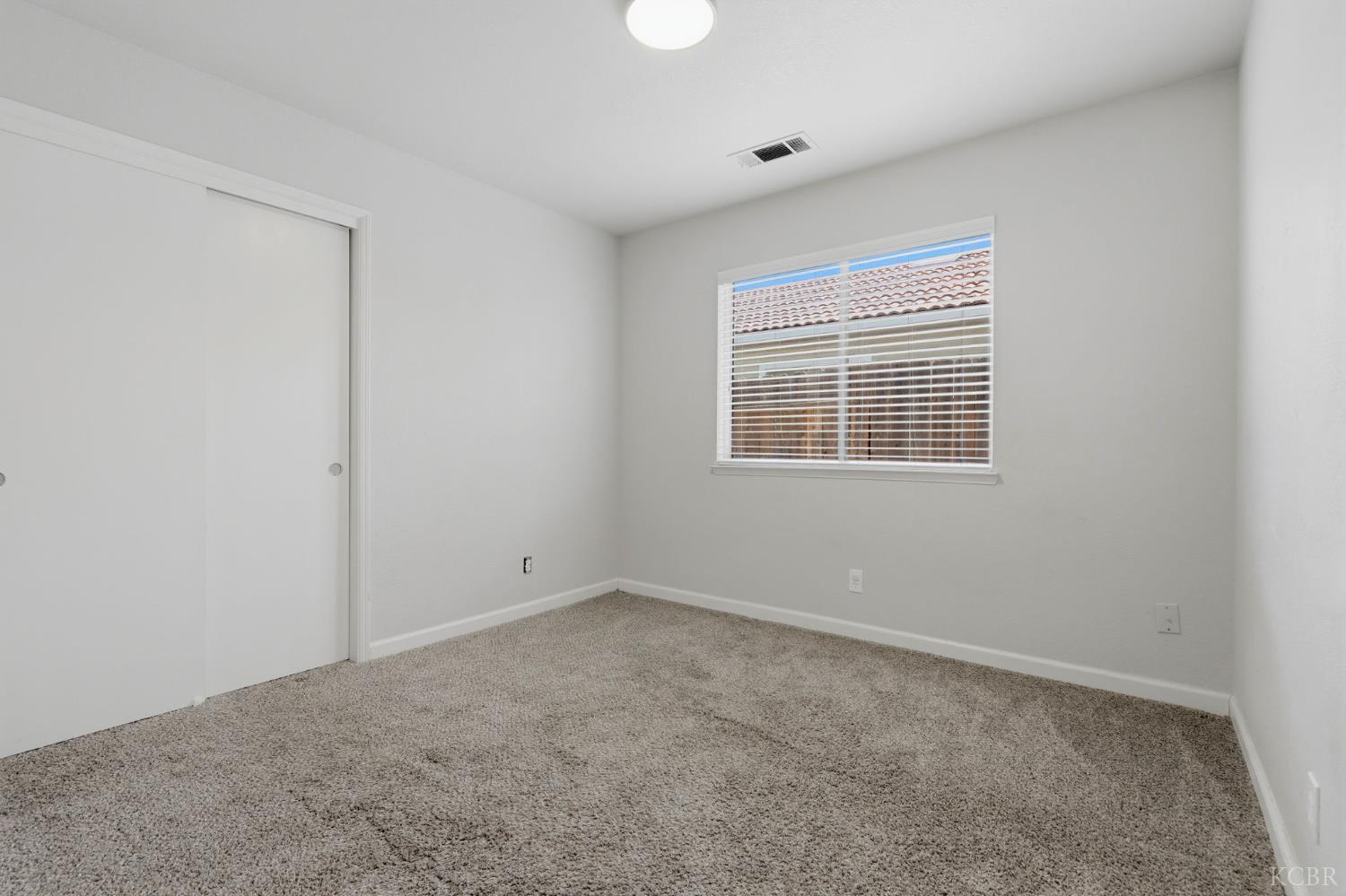 891 W Ambassador Dr, Hanford, CA 93230