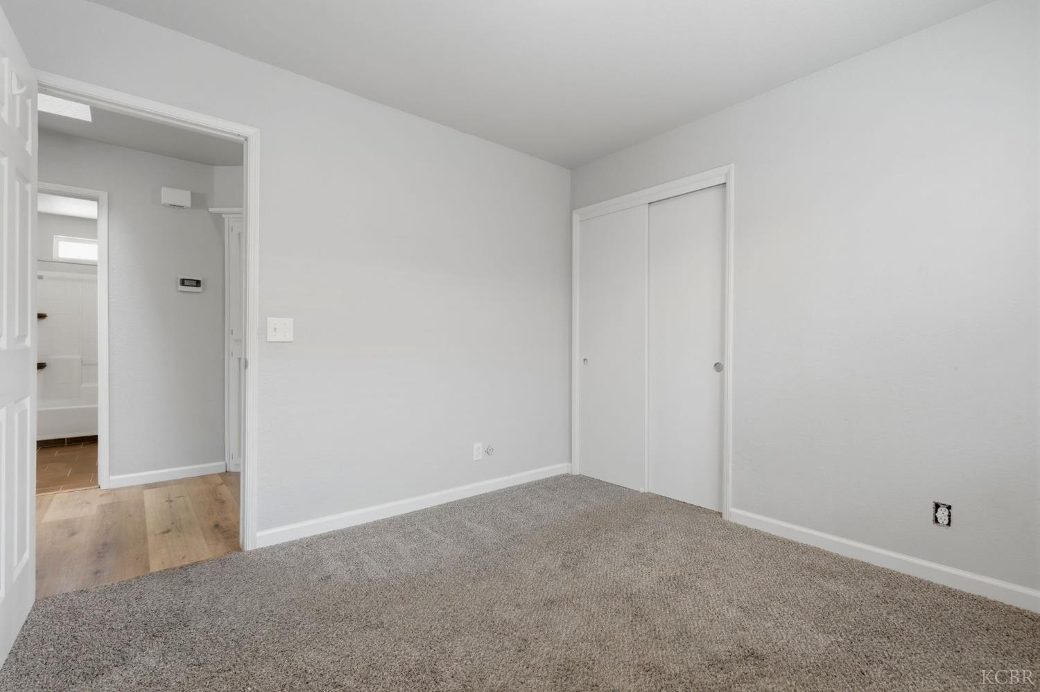 891 W Ambassador Dr, Hanford, CA 93230