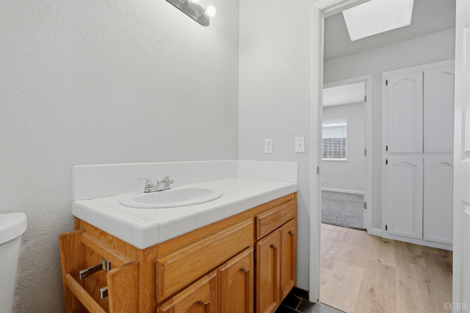891 W Ambassador Dr, Hanford, CA 93230