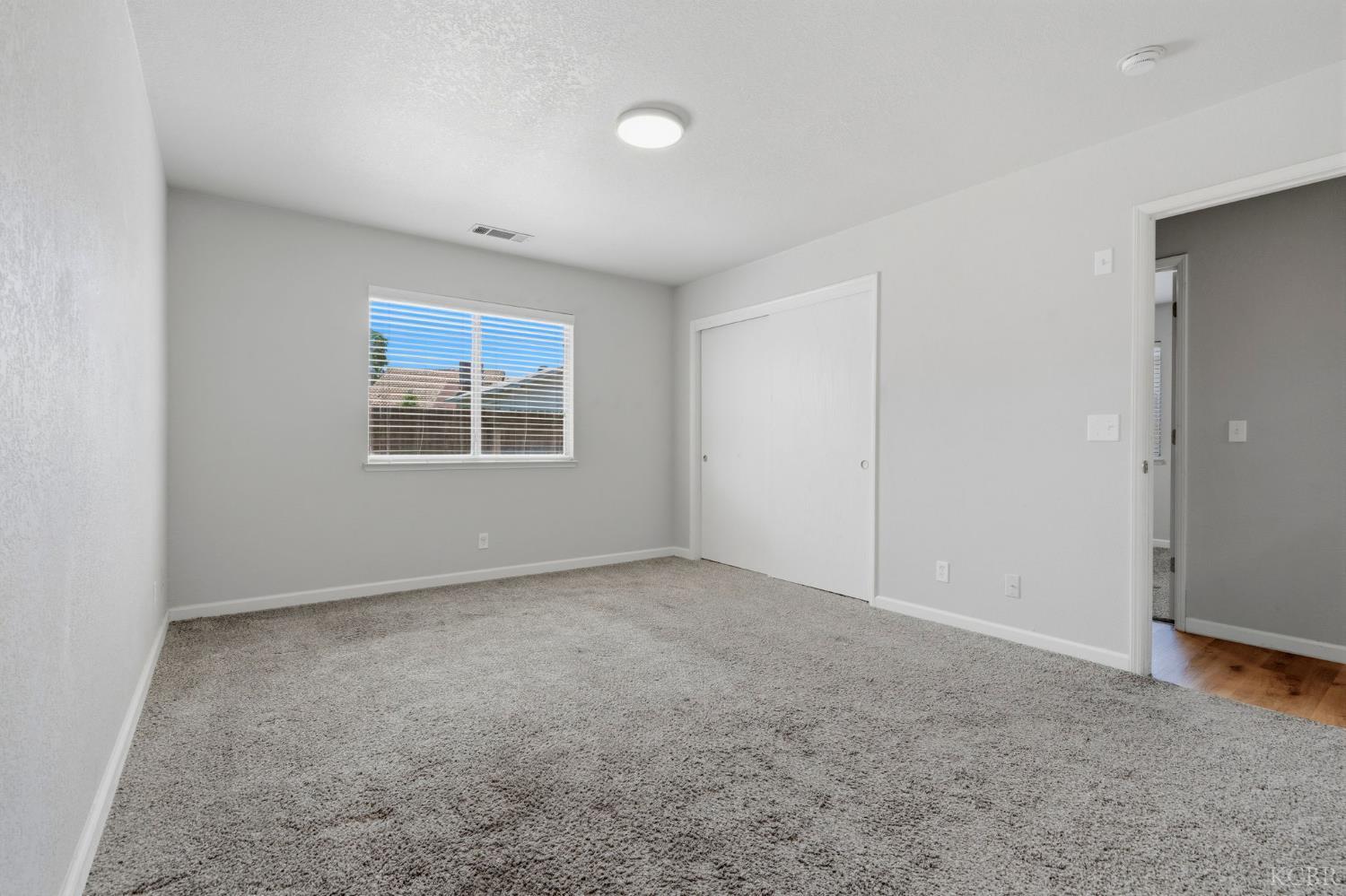 891 W Ambassador Dr, Hanford, CA 93230