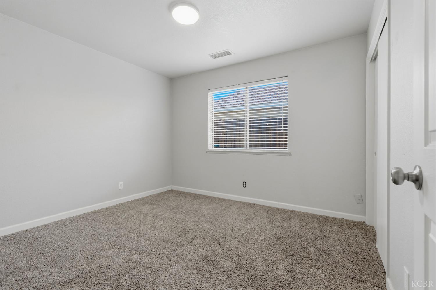 891 W Ambassador Dr, Hanford, CA 93230