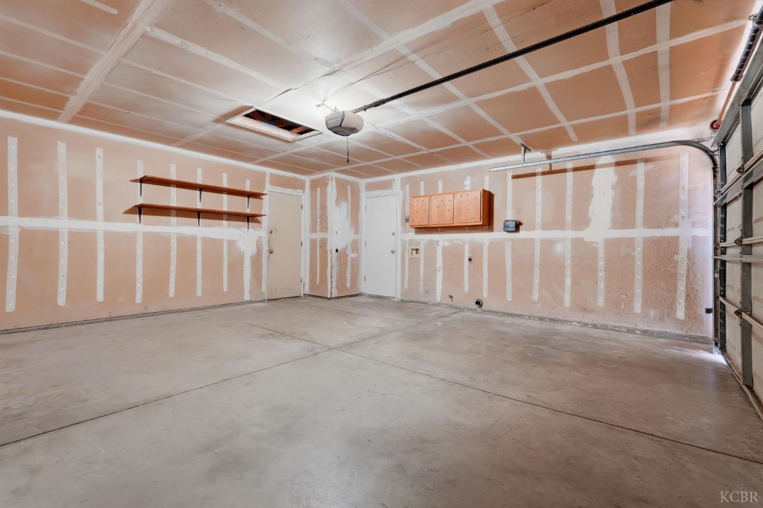 891 W Ambassador Dr, Hanford, CA 93230