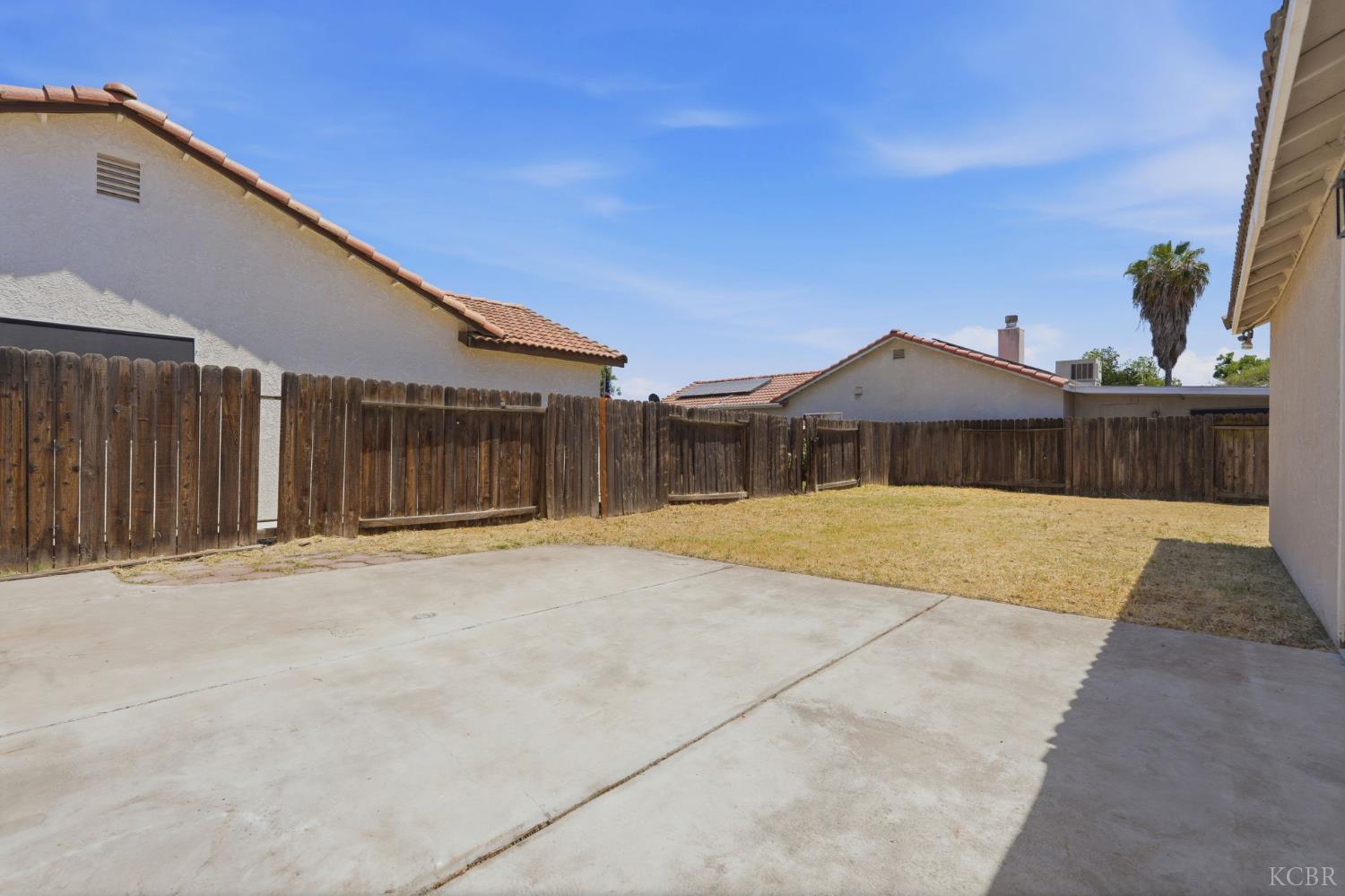 891 W Ambassador Dr, Hanford, CA 93230