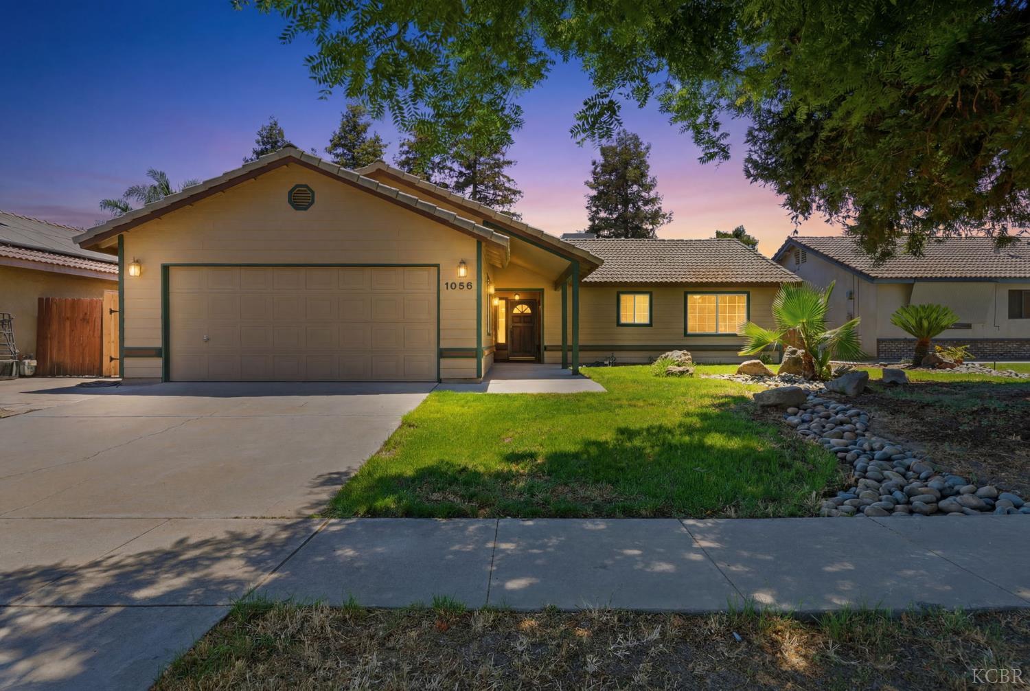 1056 N Petaluma St, Tulare, CA 93274