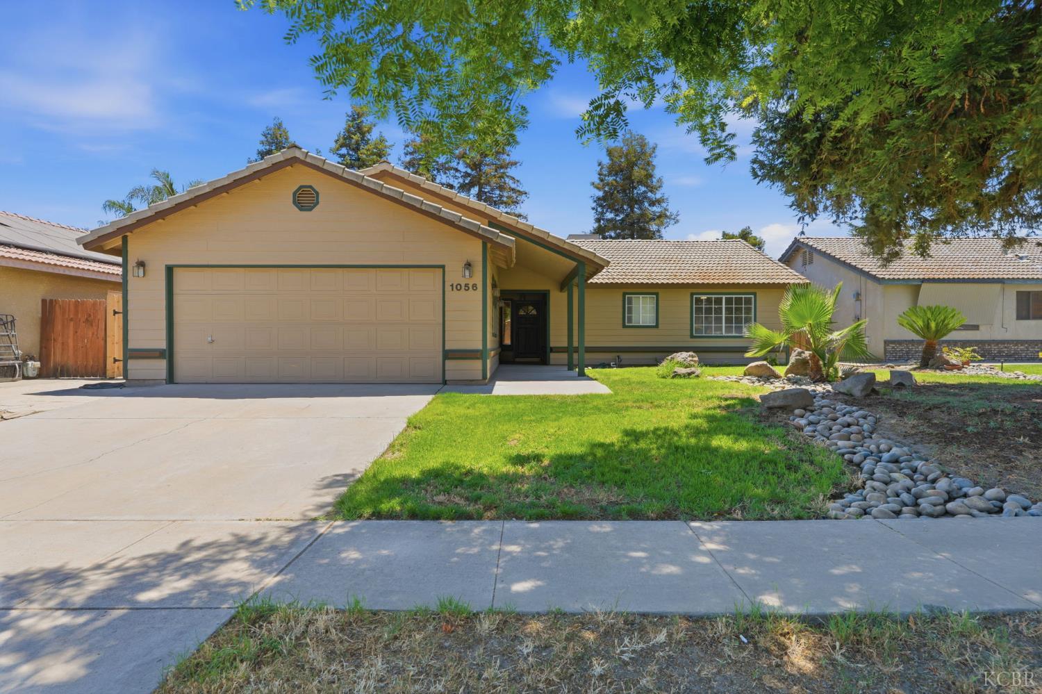 1056 N Petaluma St, Tulare, CA 93274