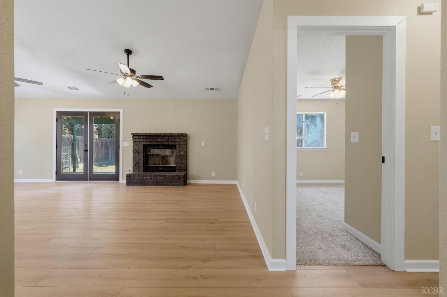 1056 N Petaluma St, Tulare, CA 93274