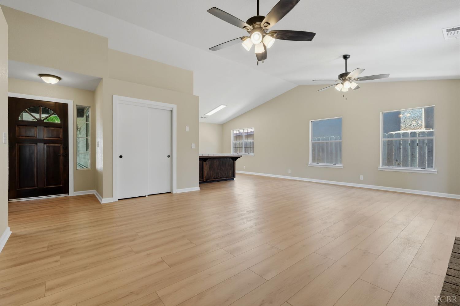 1056 N Petaluma St, Tulare, CA 93274