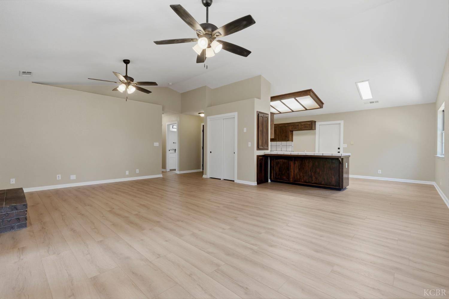 1056 N Petaluma St, Tulare, CA 93274