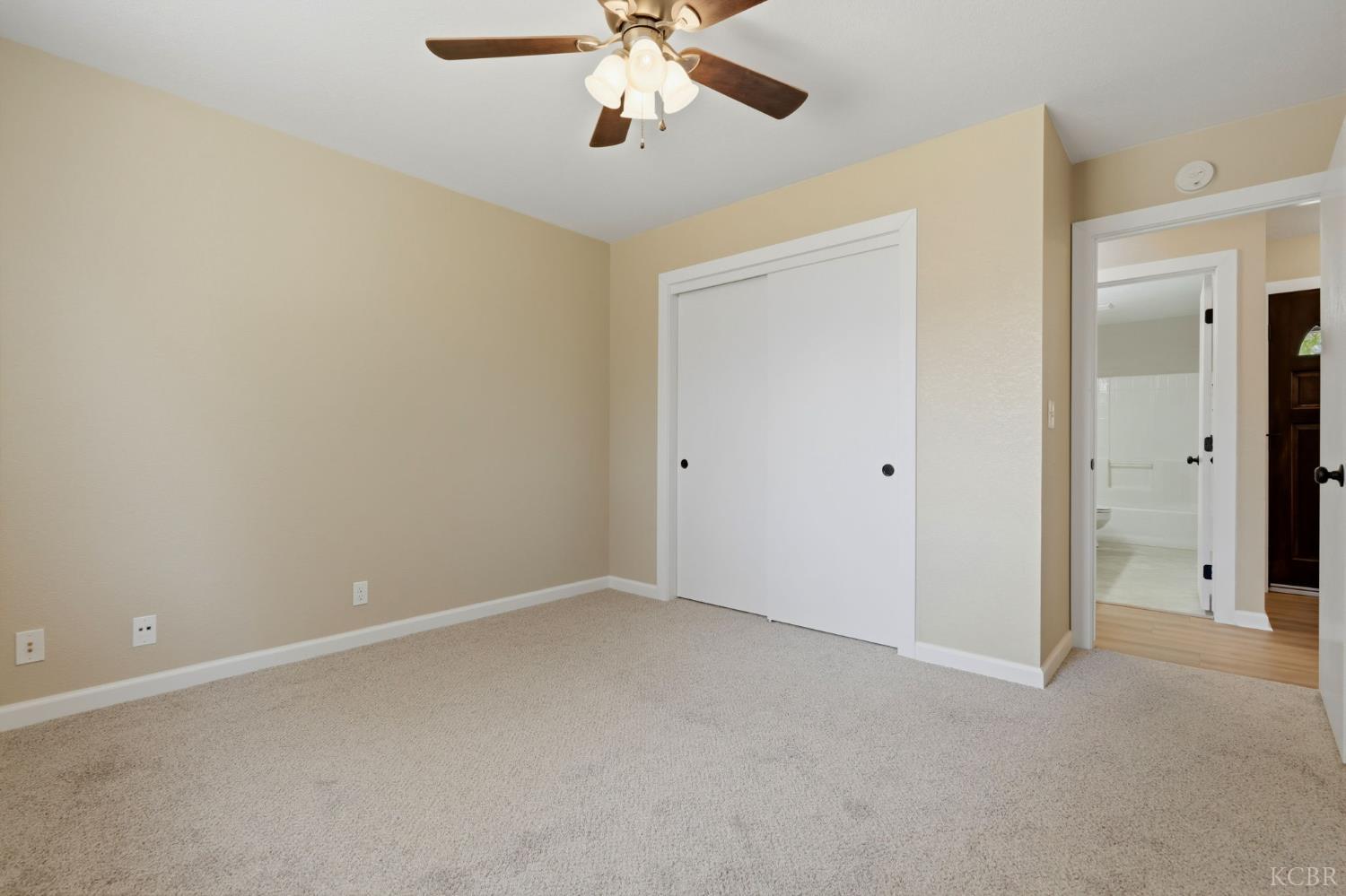1056 N Petaluma St, Tulare, CA 93274