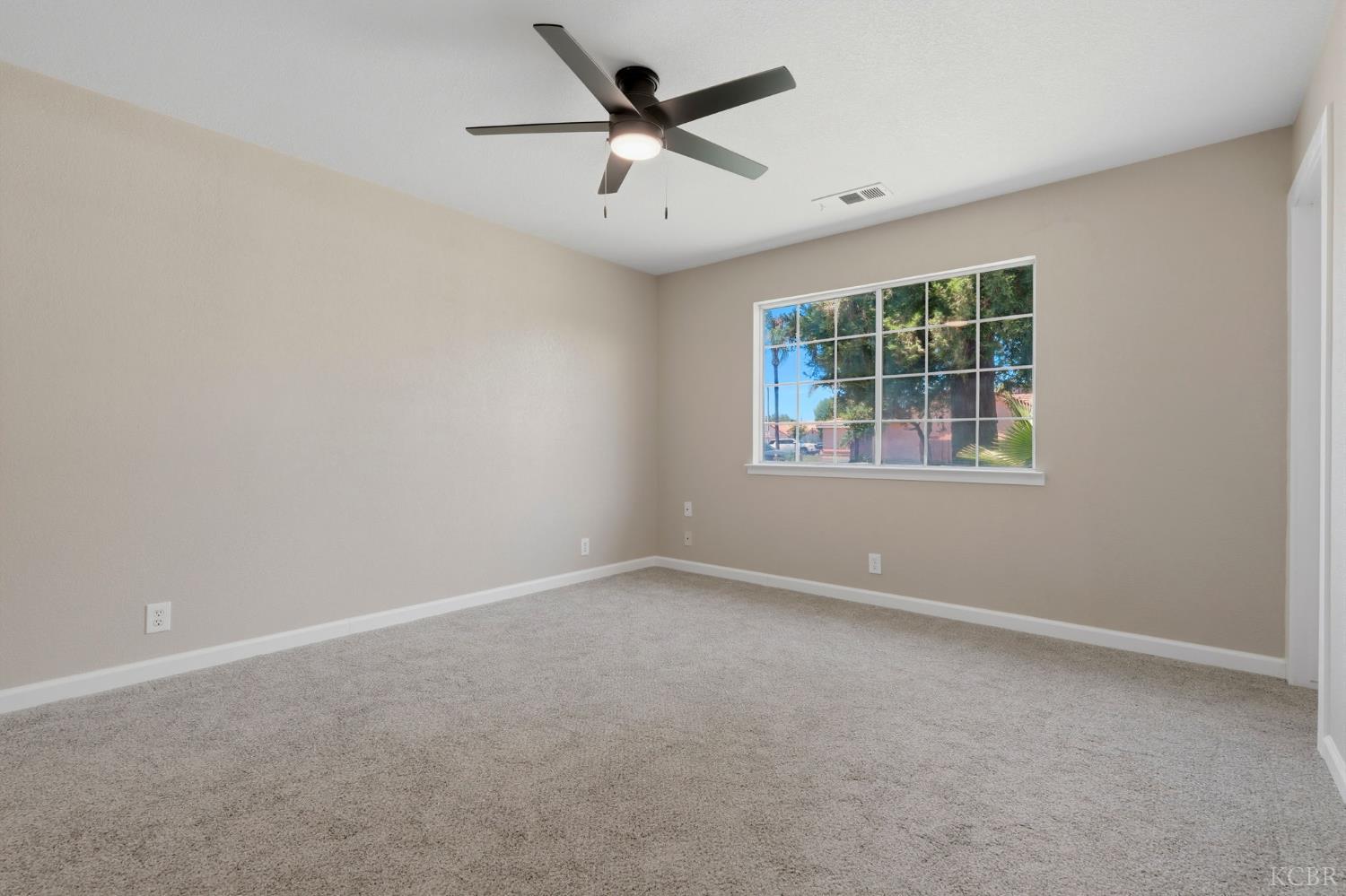 1056 N Petaluma St, Tulare, CA 93274