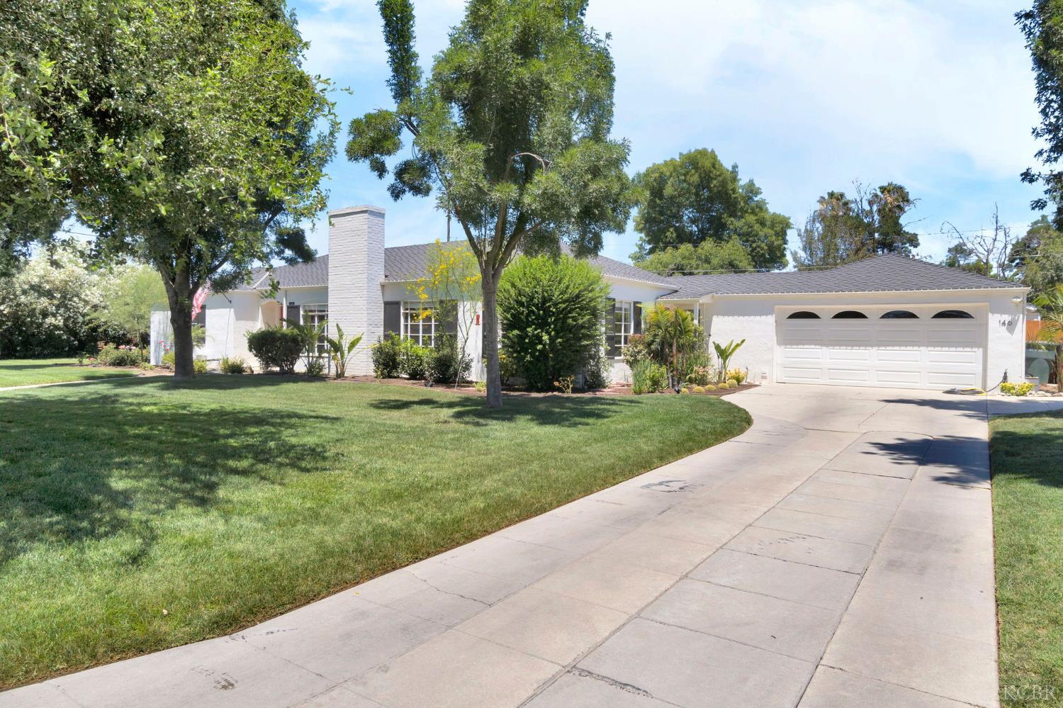146 W Colonial Dr, Hanford, CA 93230